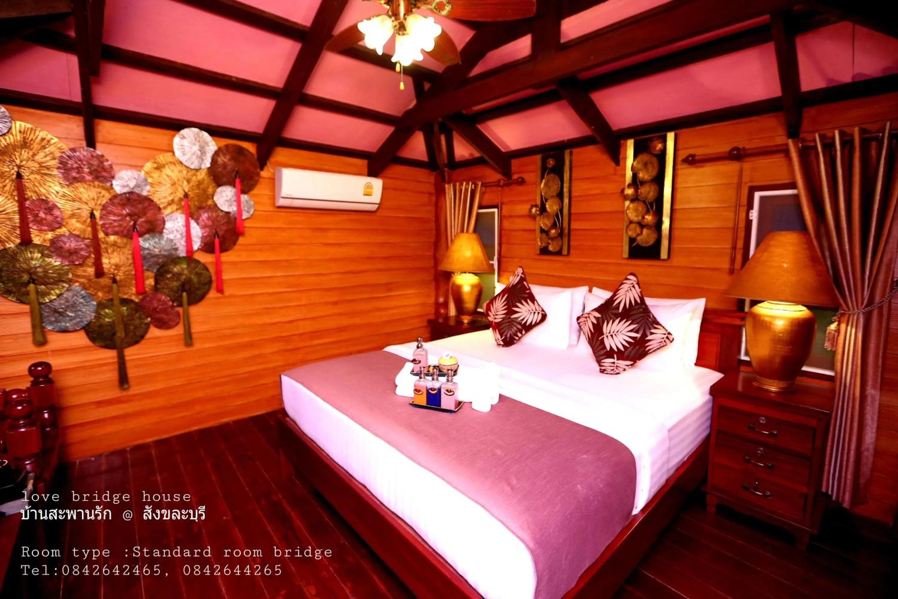 Bed in Love Bridge House บ้านสะพานรัก