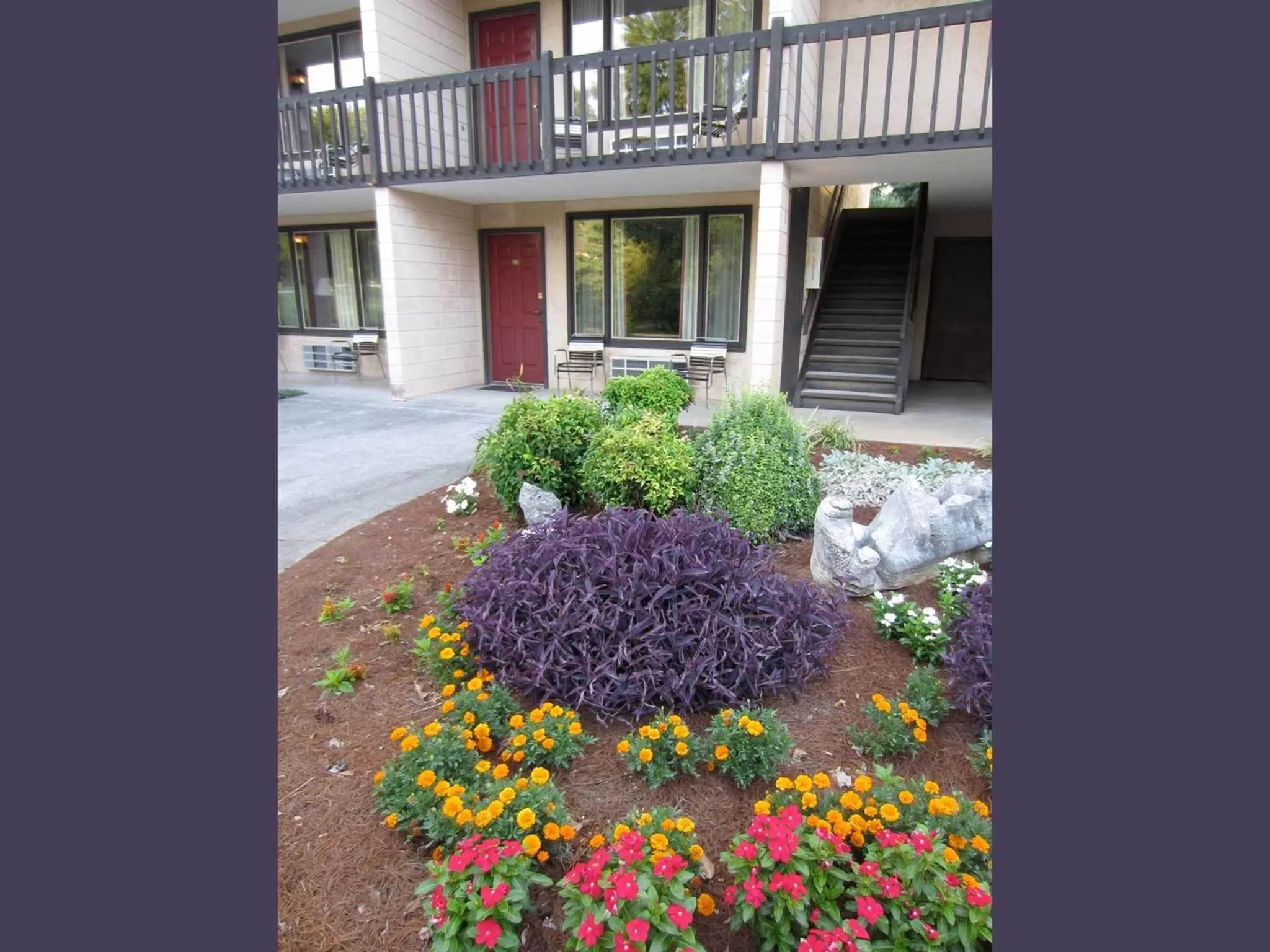 Property building in Highland Manor Inn