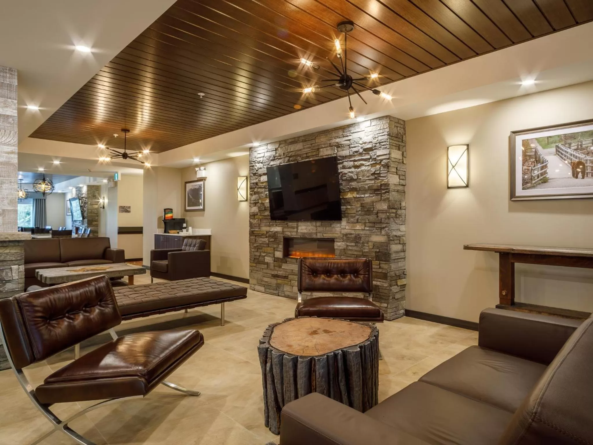 Lobby or reception in Ramada by Wyndham Revelstoke