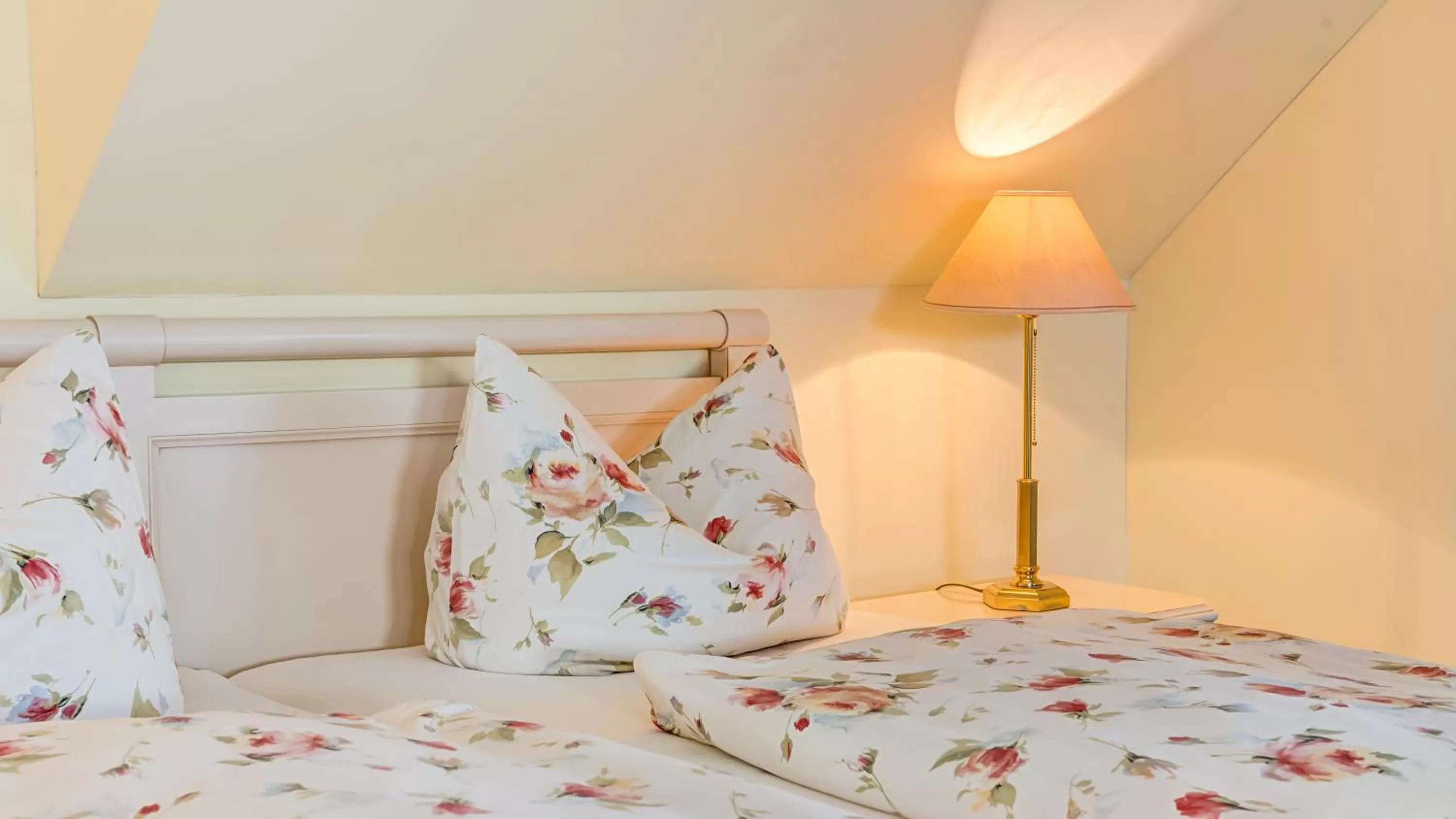 Bed in Hotel & Pension Traumblick