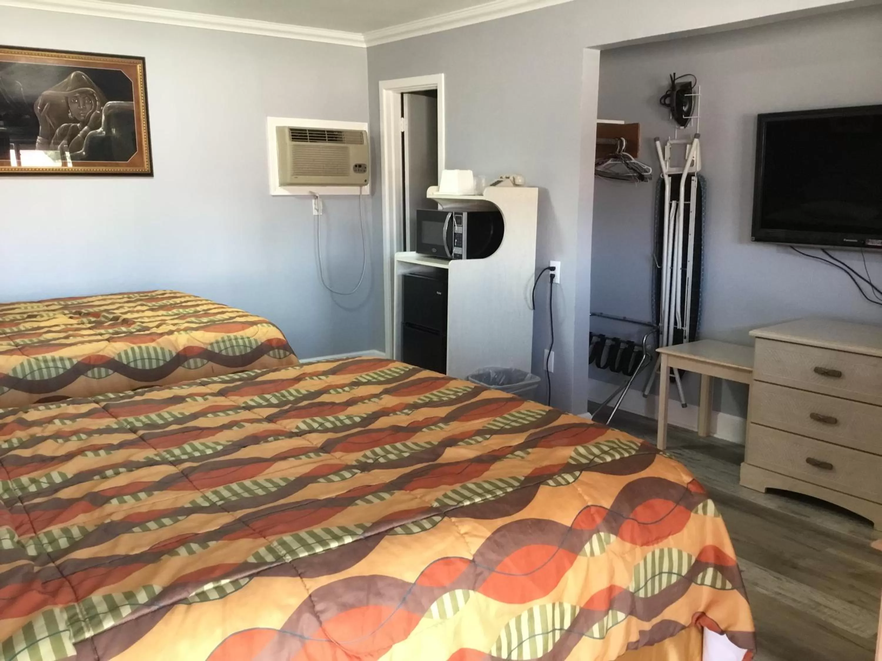 Bedroom, Bed in Budget Inn Plainview