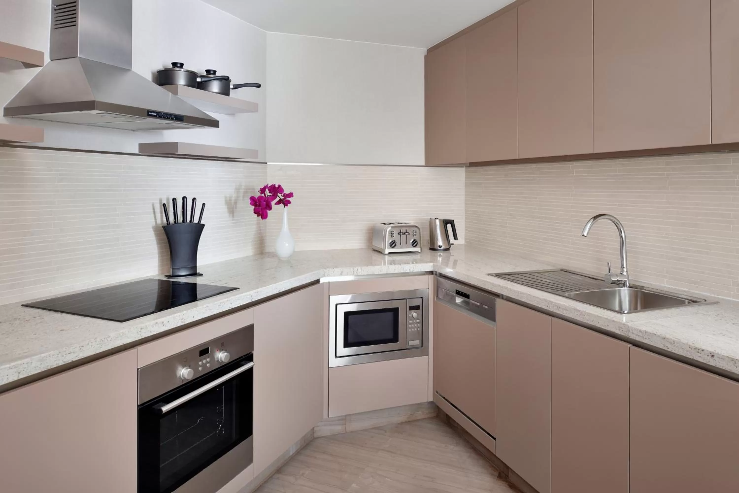 Kitchen or kitchenette in Hyatt Regency Creek Heights Residences
