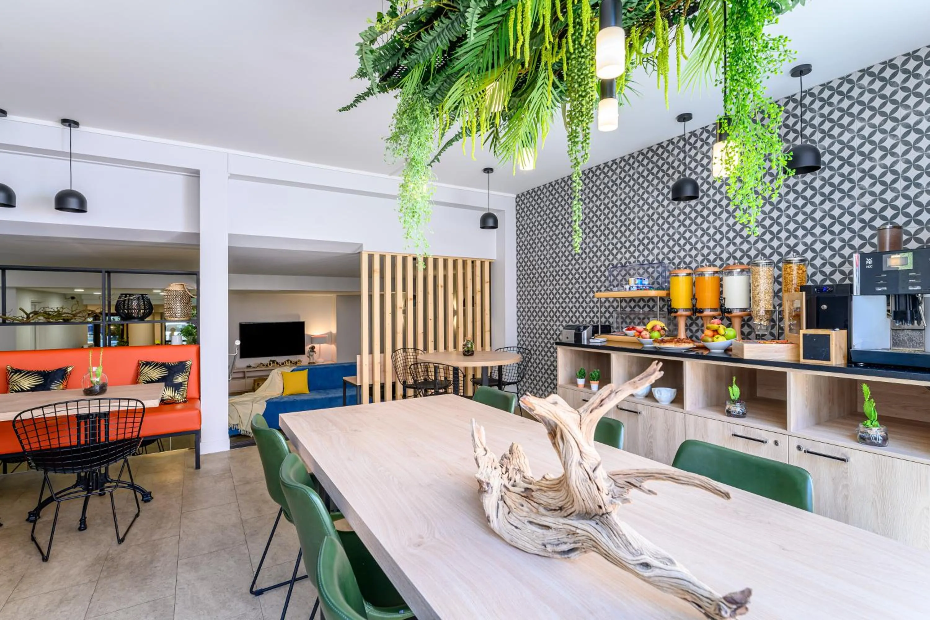 Buffet breakfast in Citadines Wilson Toulouse