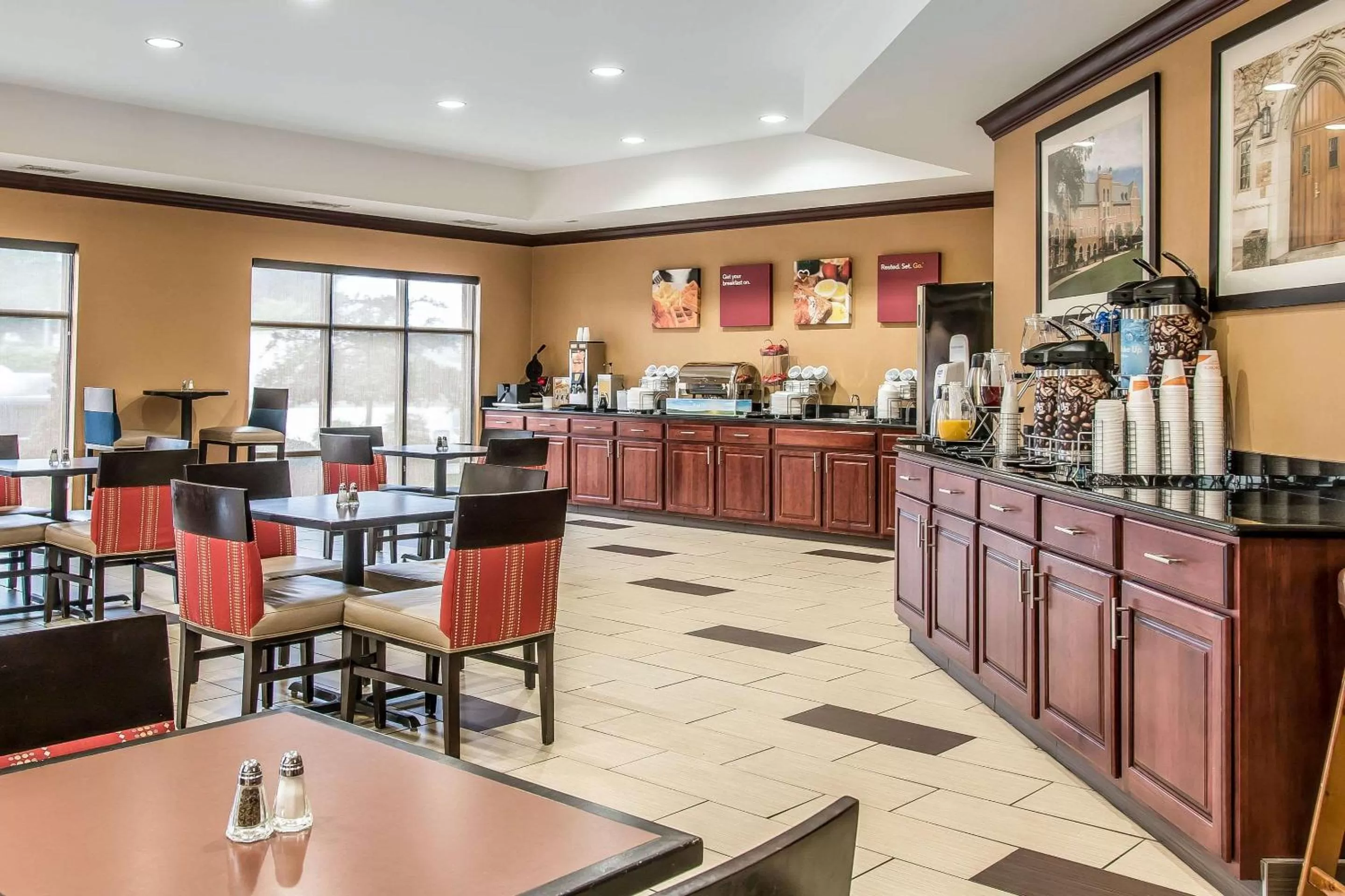 Restaurant/places to eat in Comfort Suites South Bend Near Casino