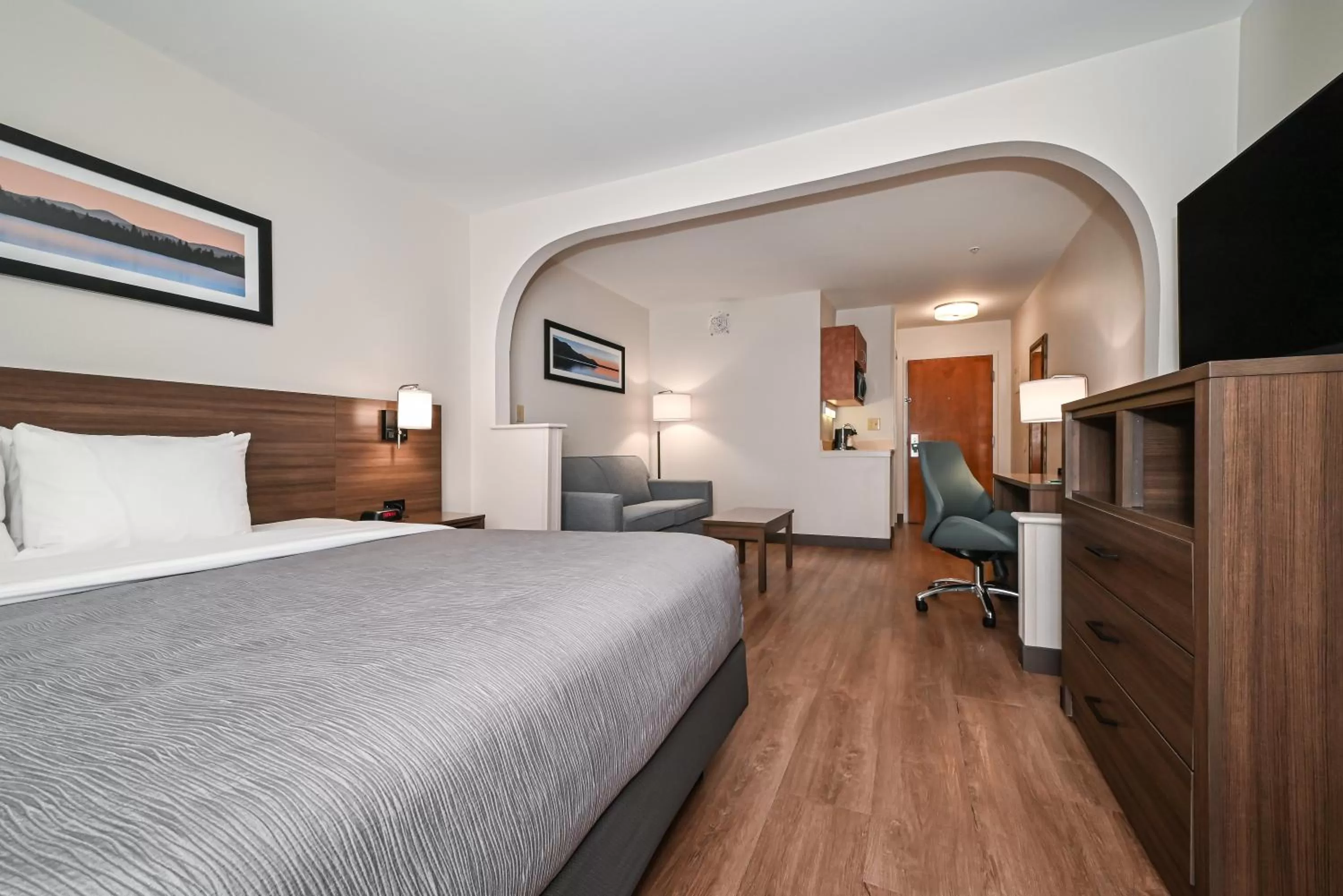 Bed in Quality Inn & Suites Matthews - Charlotte