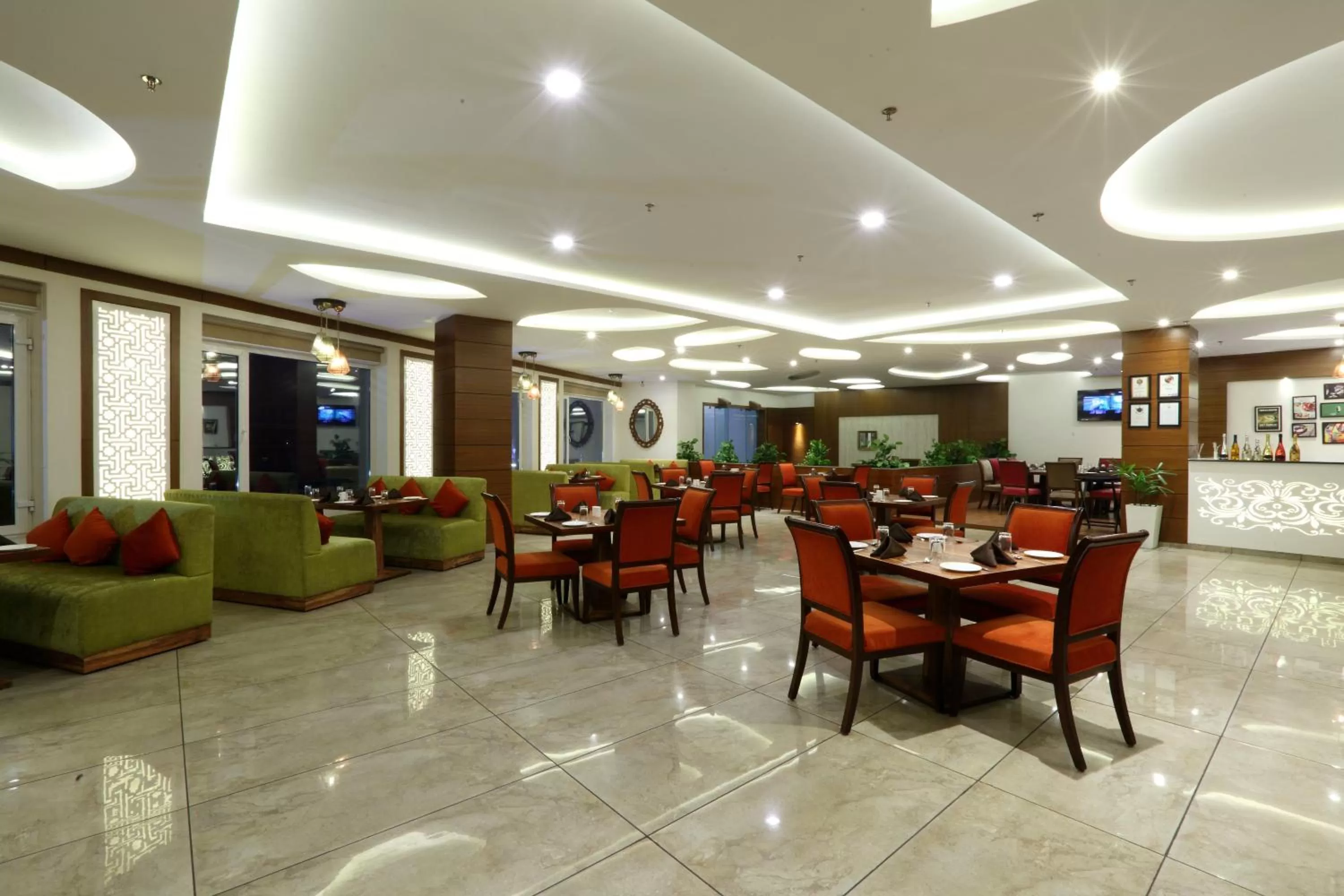Restaurant/places to eat in Grand Hotel Nawanshahr