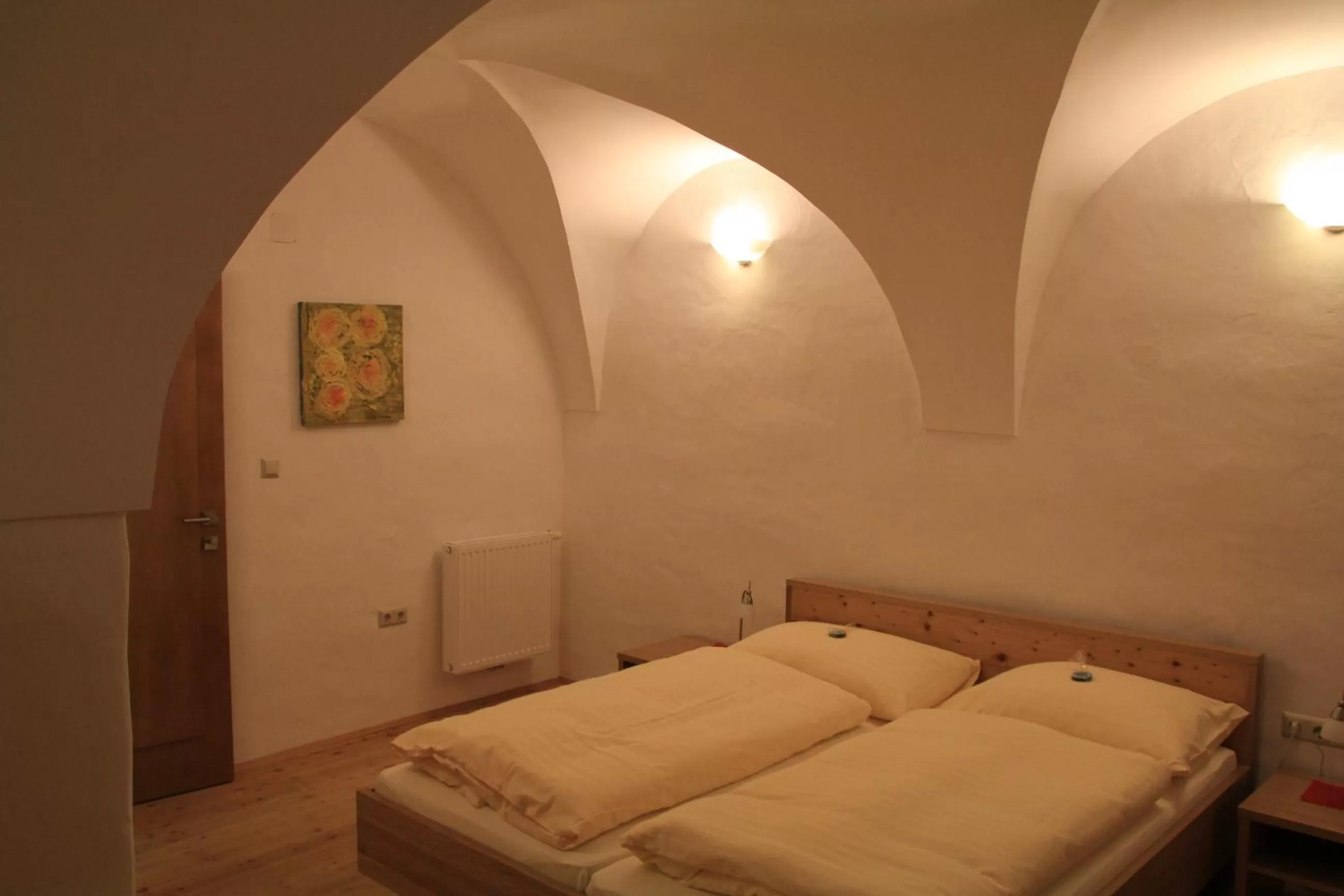 Bedroom, Bed in Hotel Eisenhuthaus