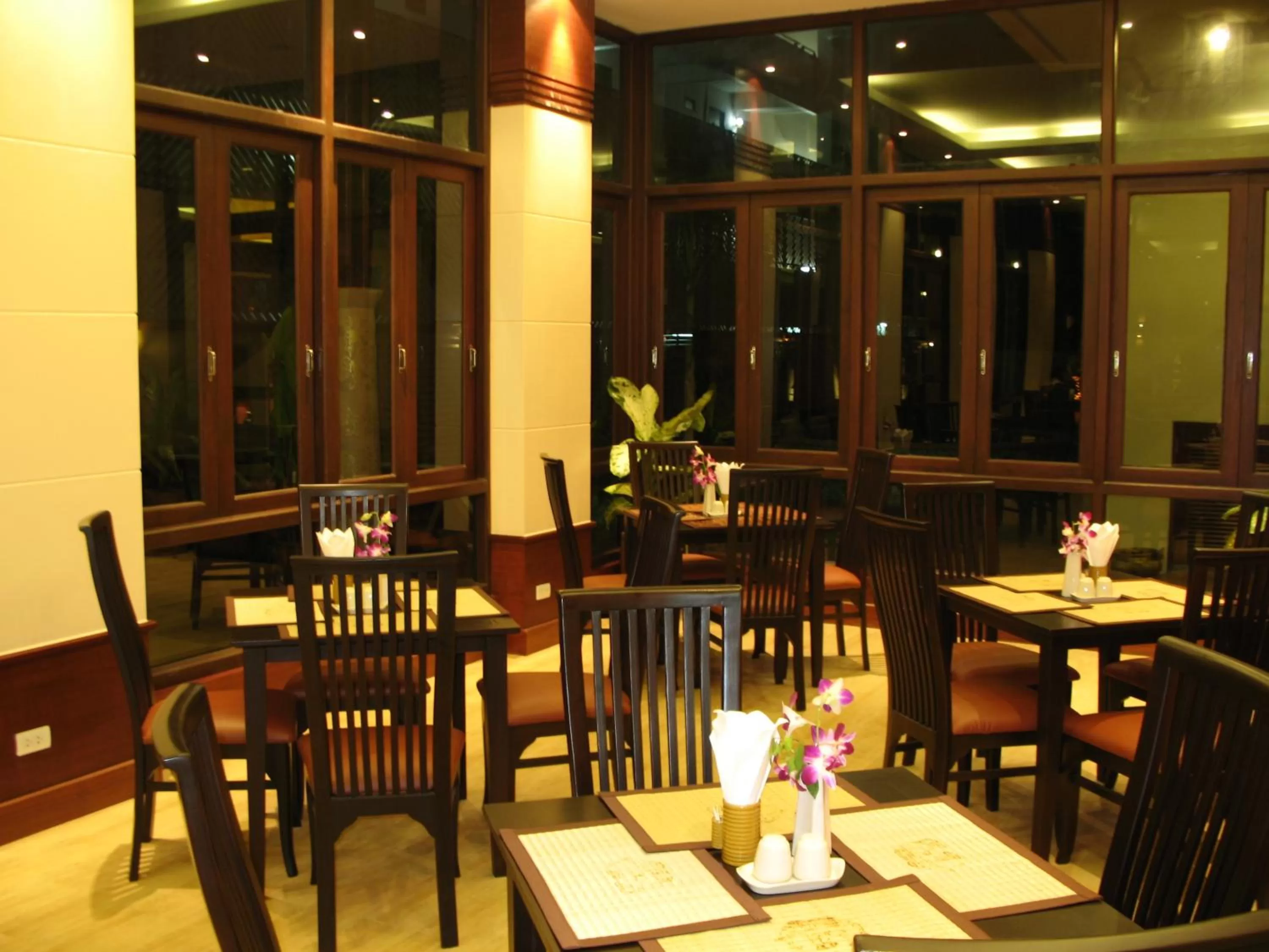 Restaurant/places to eat in Wannara Hotel Hua Hin