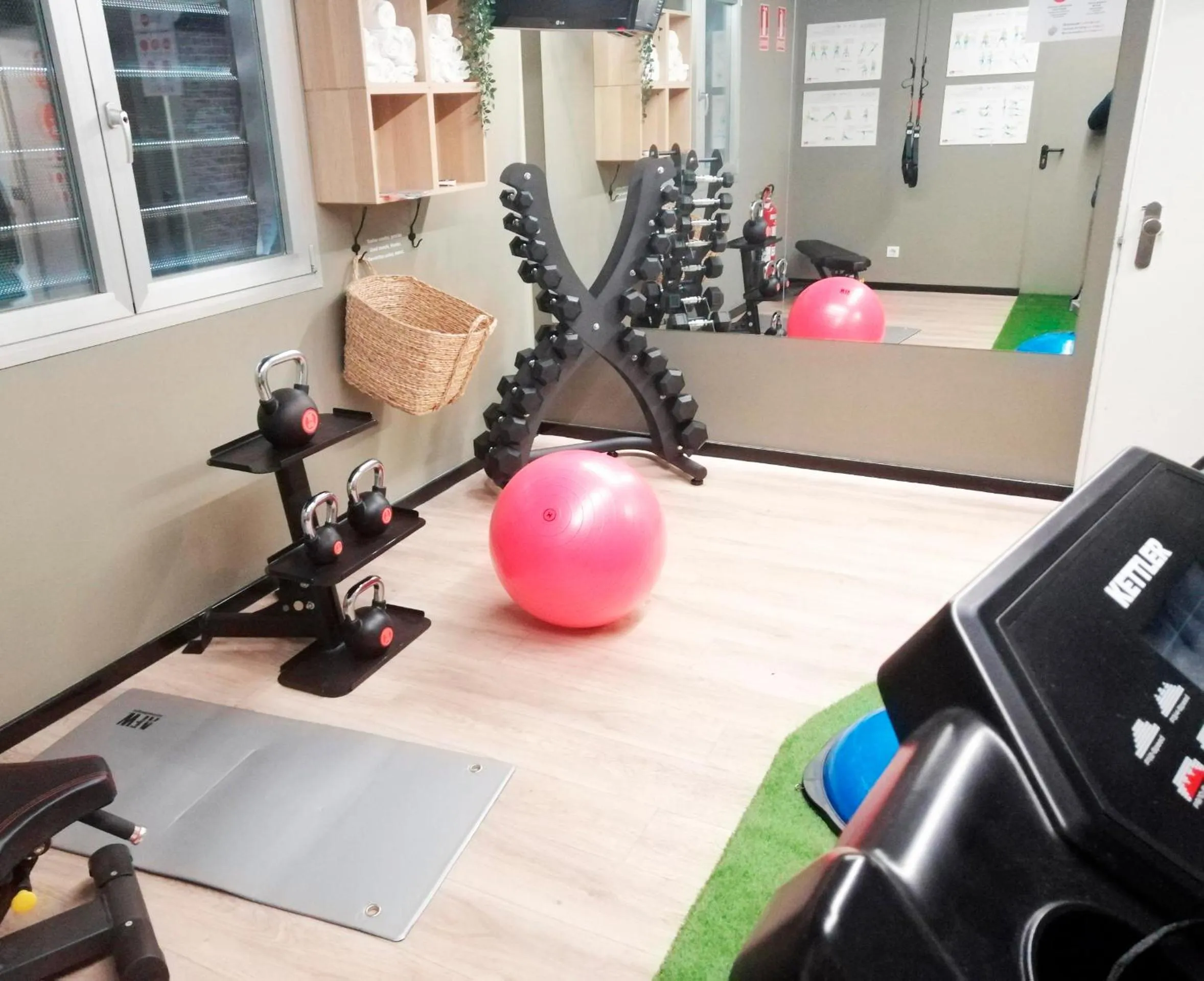 Fitness centre/facilities in Hotel Bed4U Pamplona