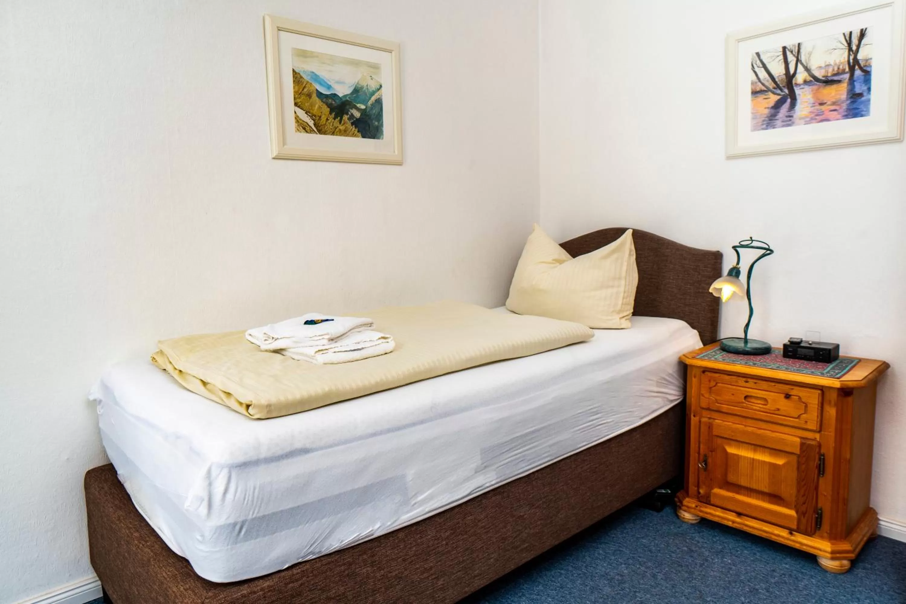 Bed in Hotel Holsteinische Schweiz am Dieksee