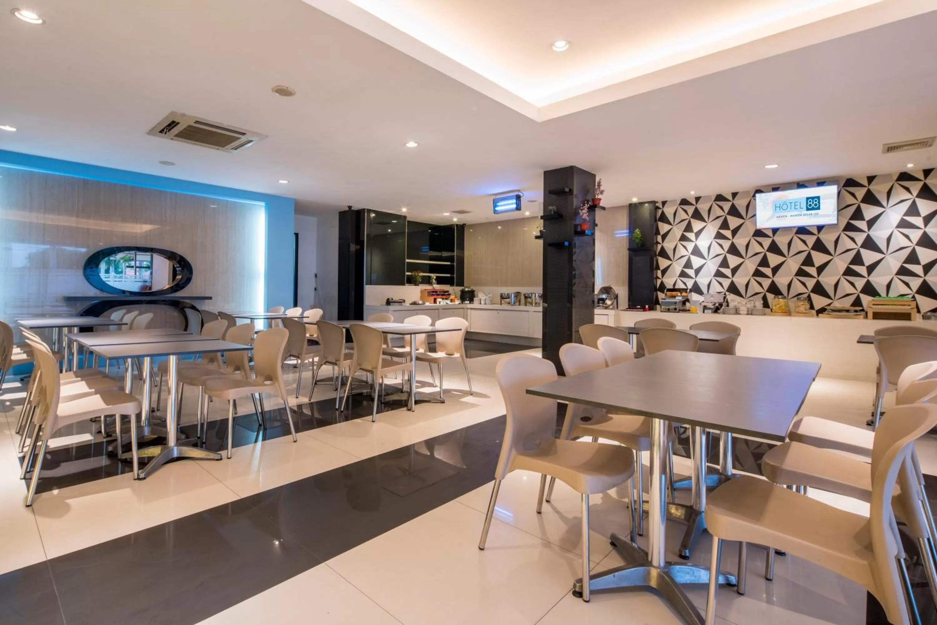 Restaurant/places to eat in Hotel 88 Mangga Besar Raya 120 Jakarta By WH