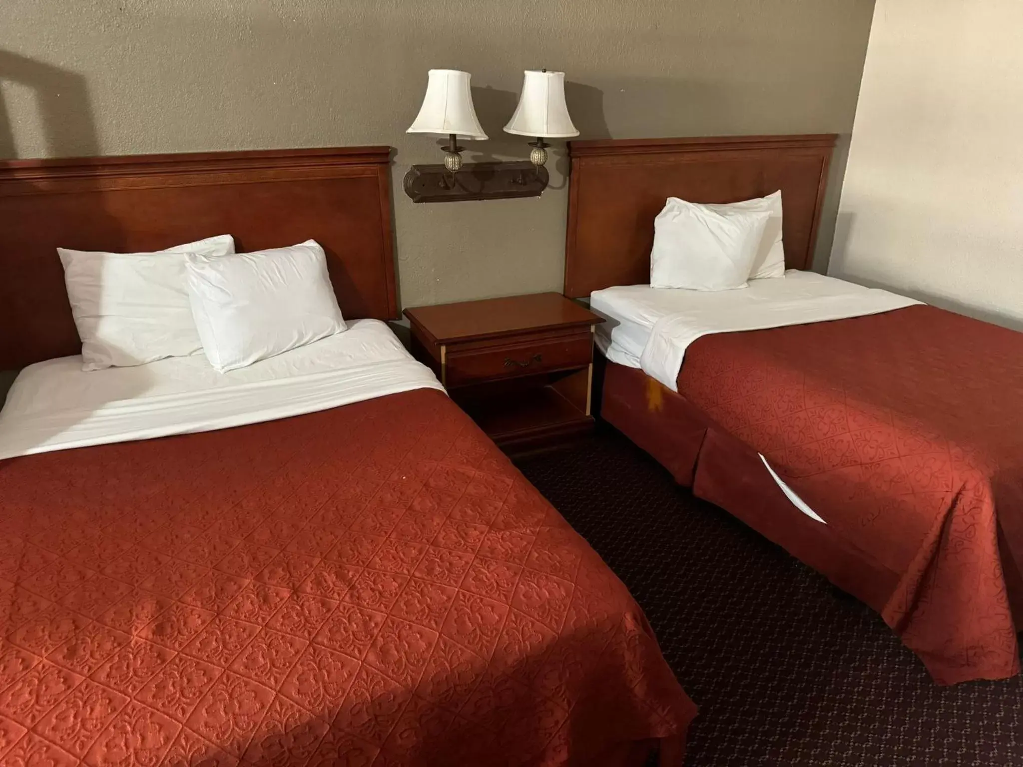 Efficiency Double Suite with Two Double Beds - Accessible/Non-Smoking in Rodeway Inn & Suites South of Fiesta Park Efficiency Double Suite with Two Double Beds - Accessible/Non-Smoking in Rodeway Inn & Suites South of Fiesta Park