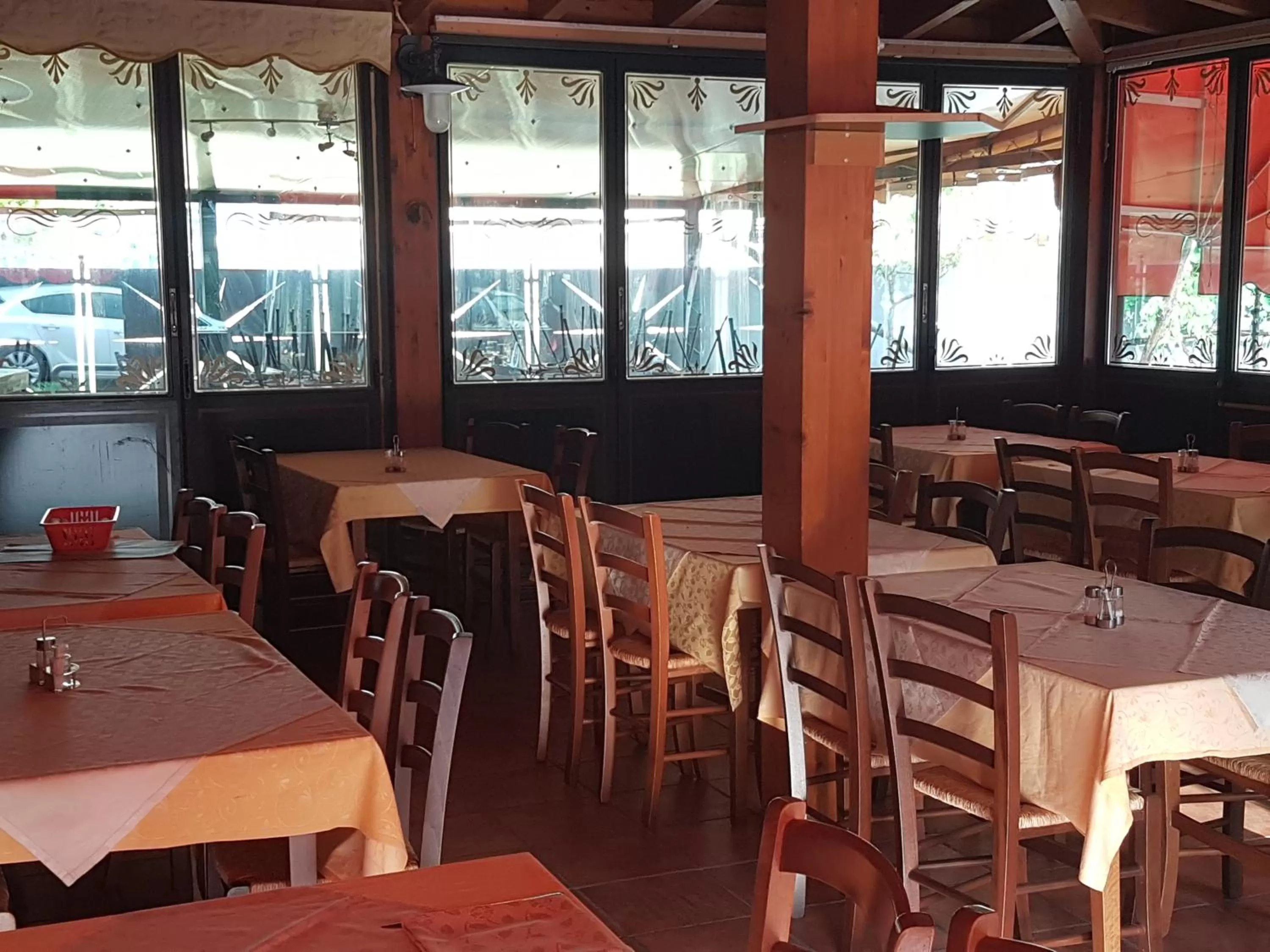 Restaurant/places to eat in Macloud pub B&B