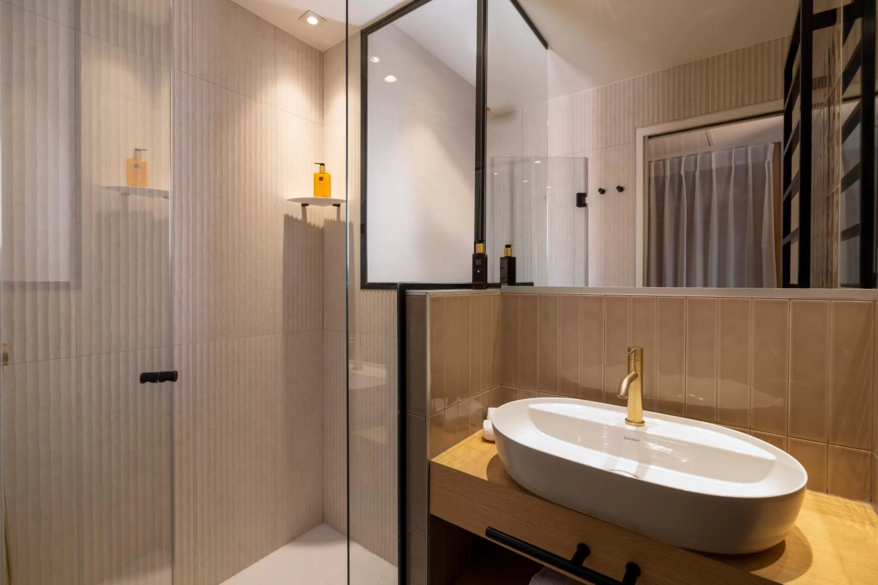 Bathroom in Hôtel Beige