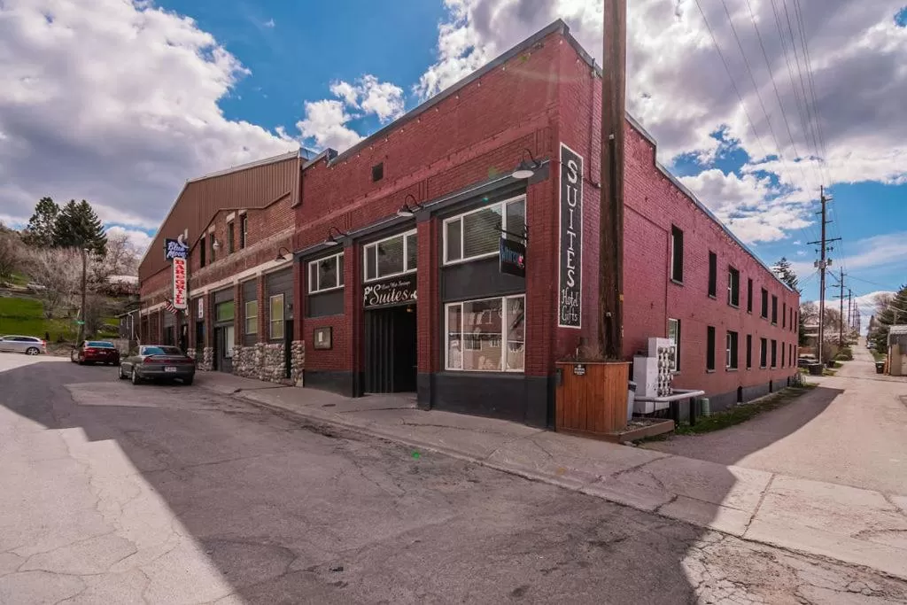 Facade/entrance, Property Building in Suites of Lava Hot Springs