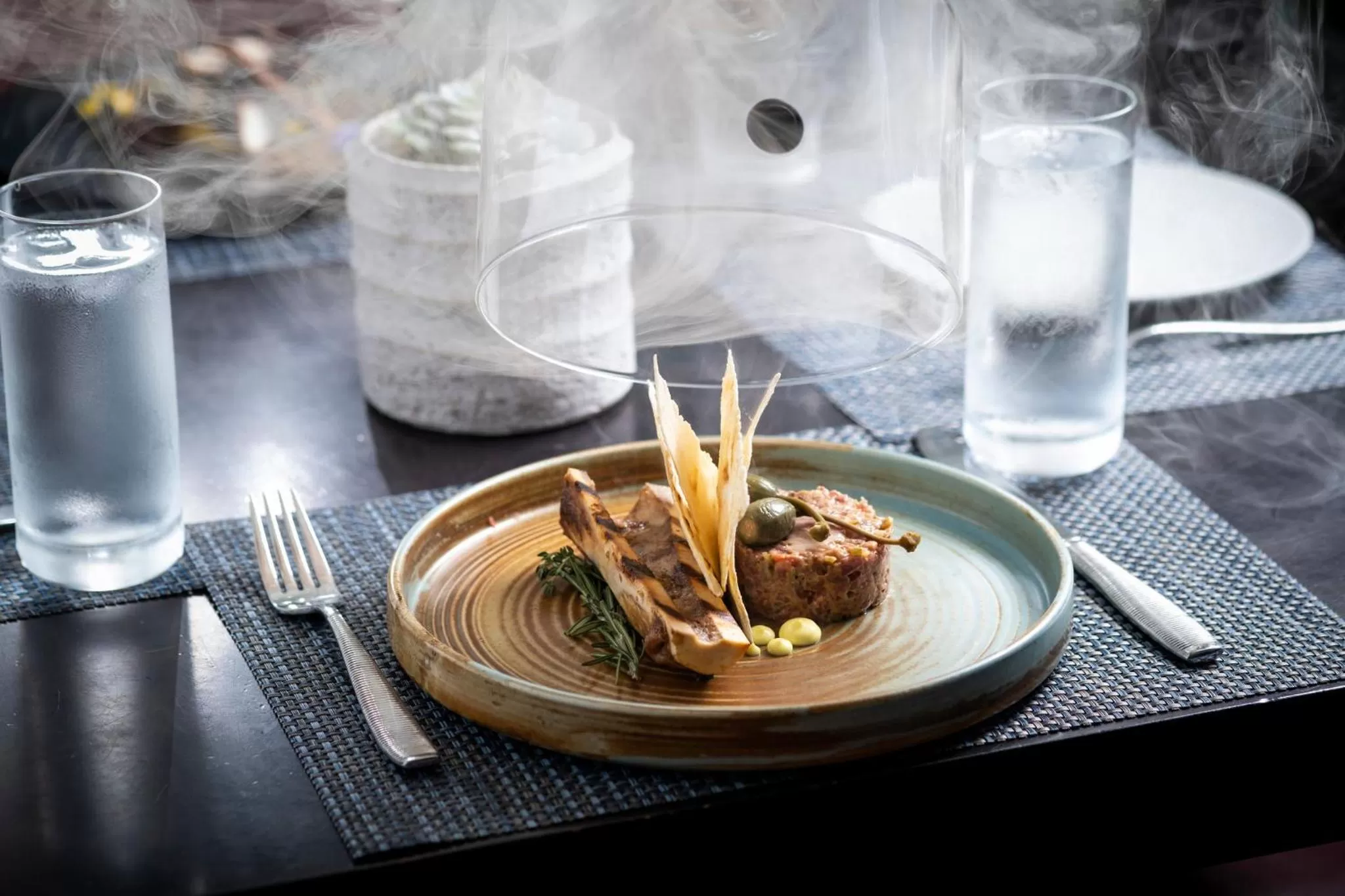 Restaurant/places to eat in Kimpton EPIC Hotel by IHG