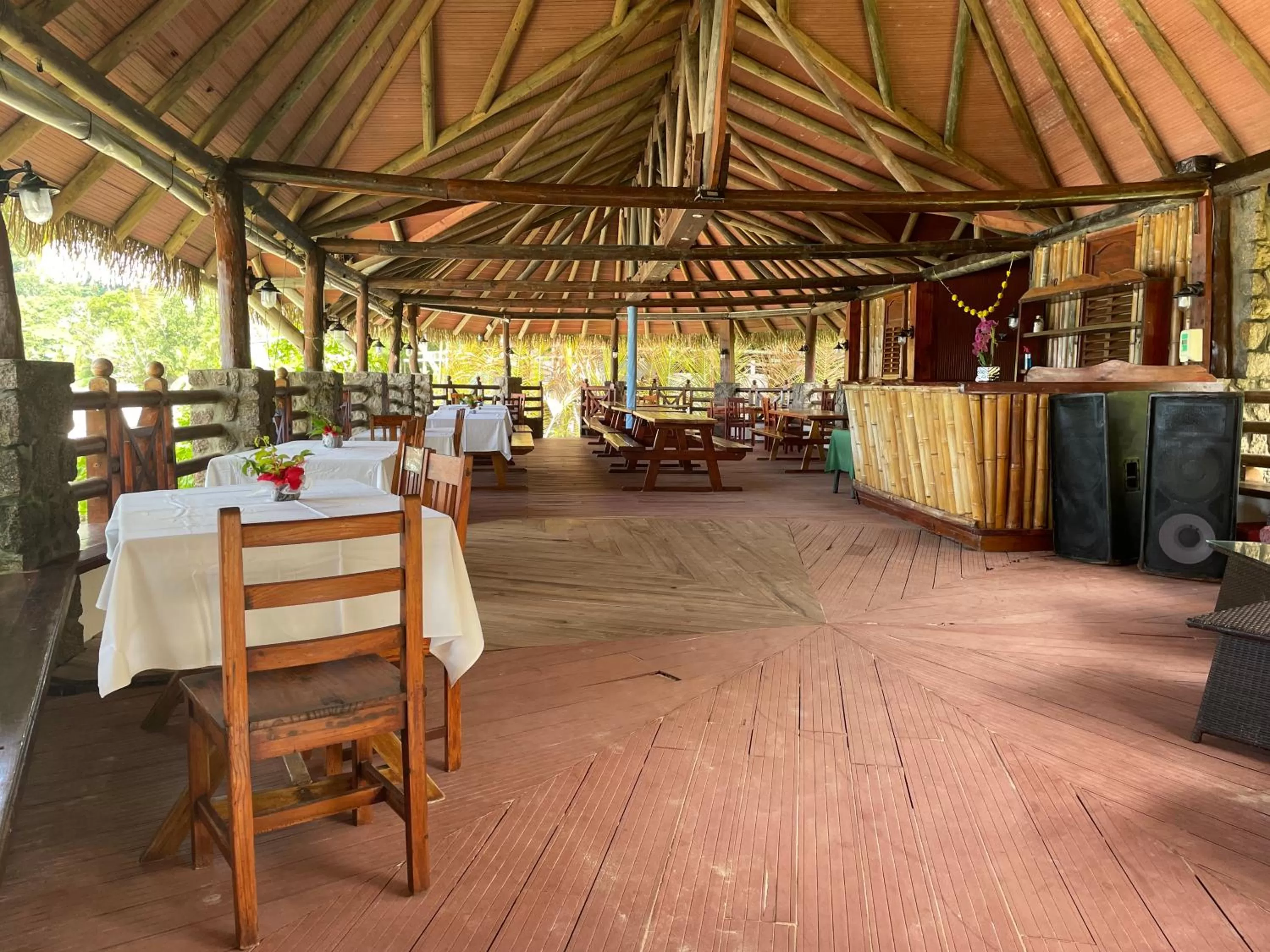 Restaurant/places to eat in Villa Chez Batista