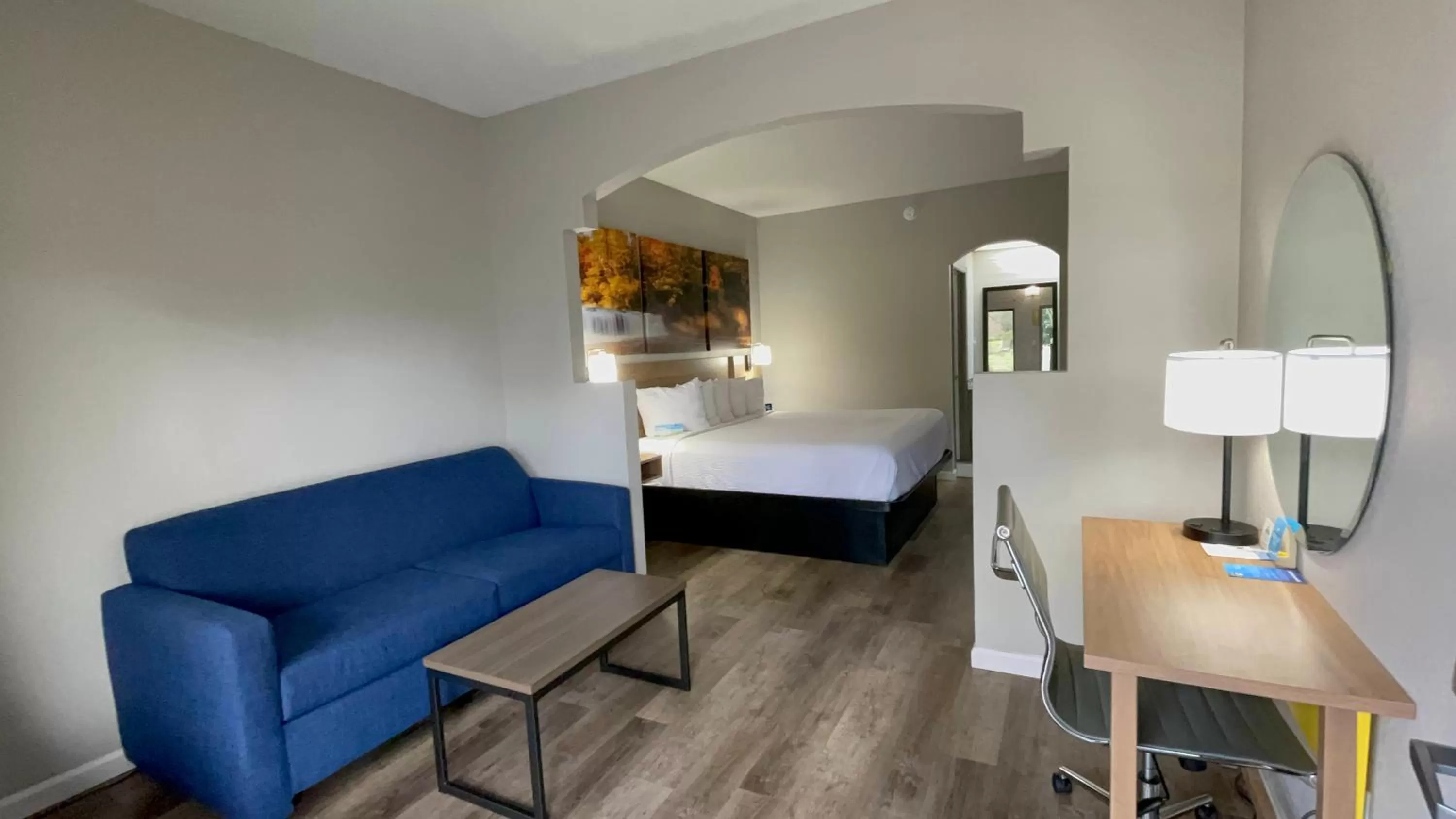 Photo of the whole room, Bed in Days Inn by Wyndham Jackson