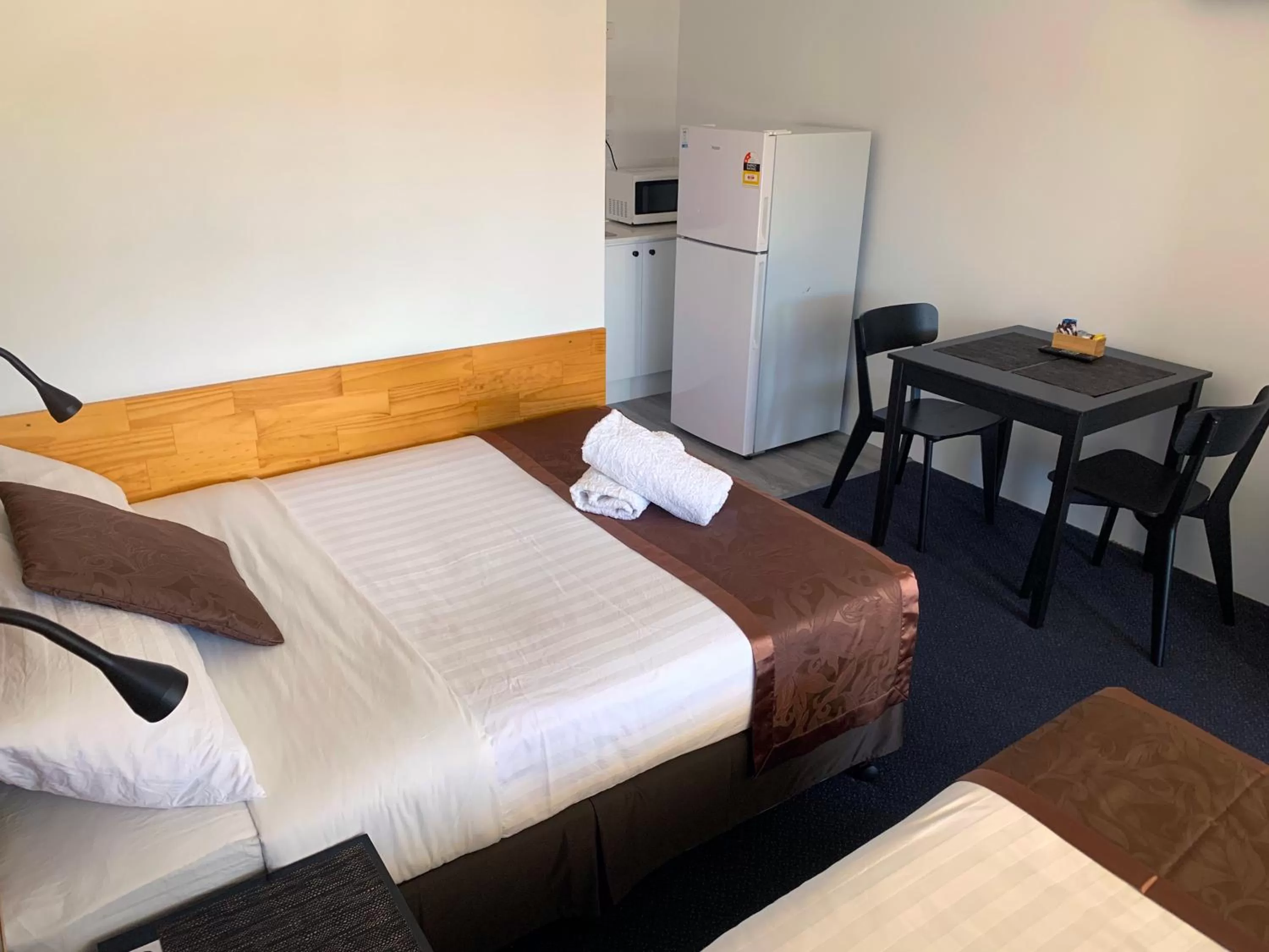 Bed in Baths Motel Moree