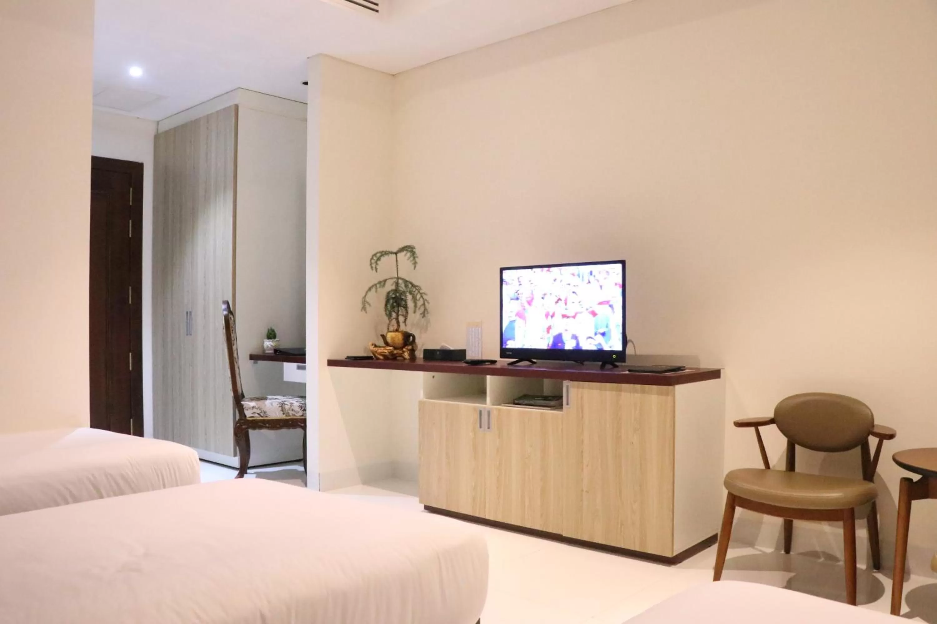 TV and multimedia, Bed in LCS Hotel & Apartment