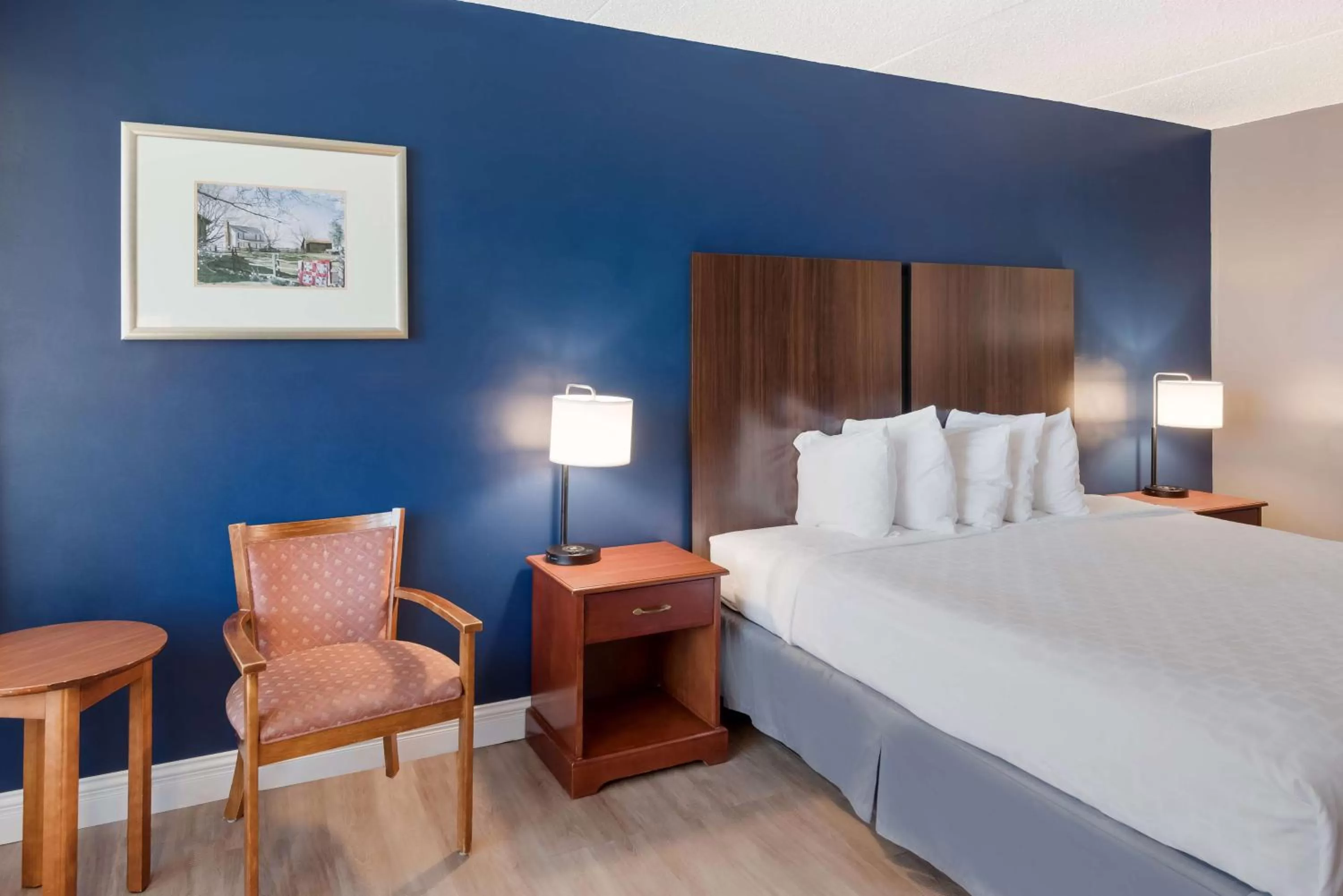 Bedroom, Bed in Best Western Inn