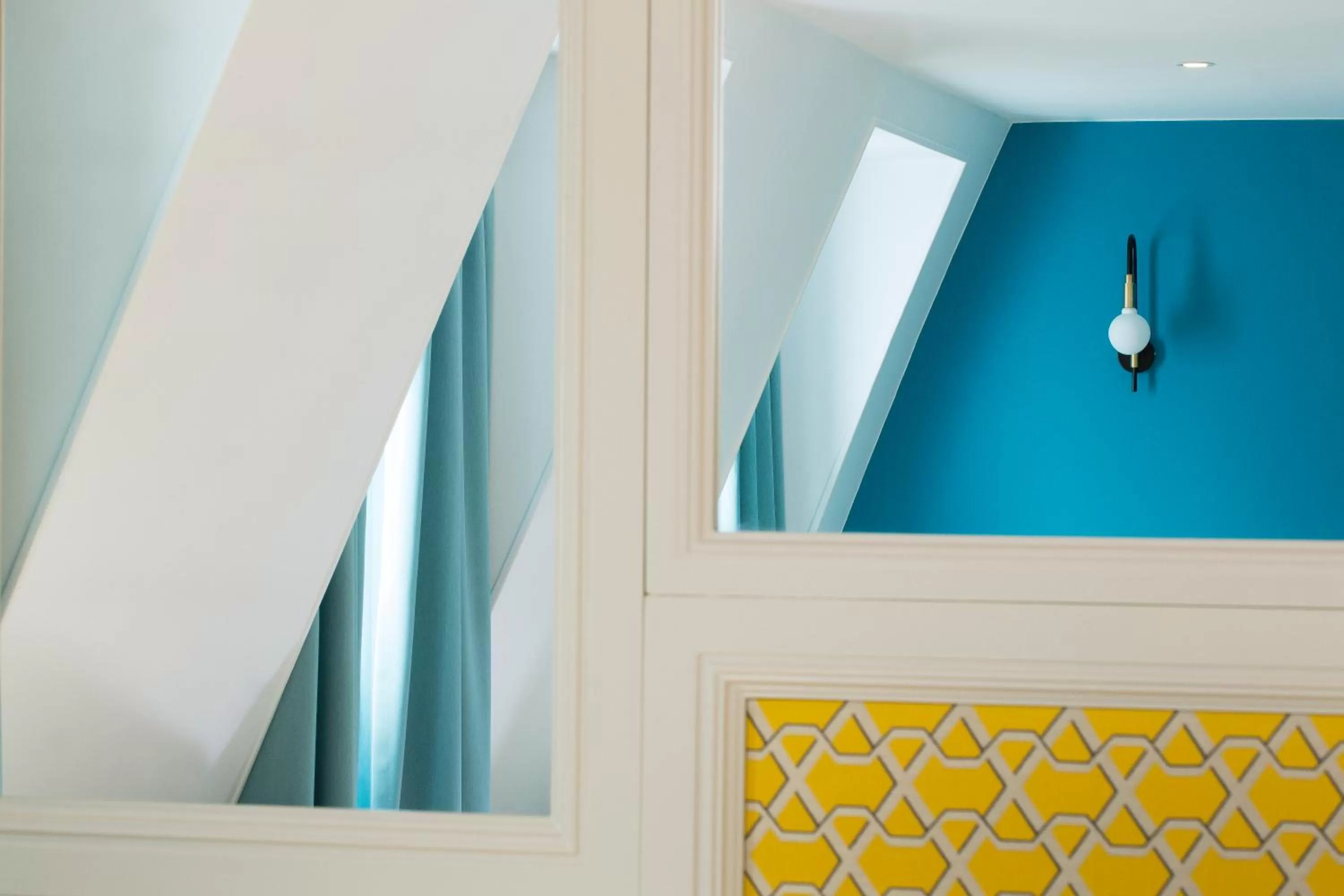 Photo of the whole room in Hotel Haussmann Saint Augustin