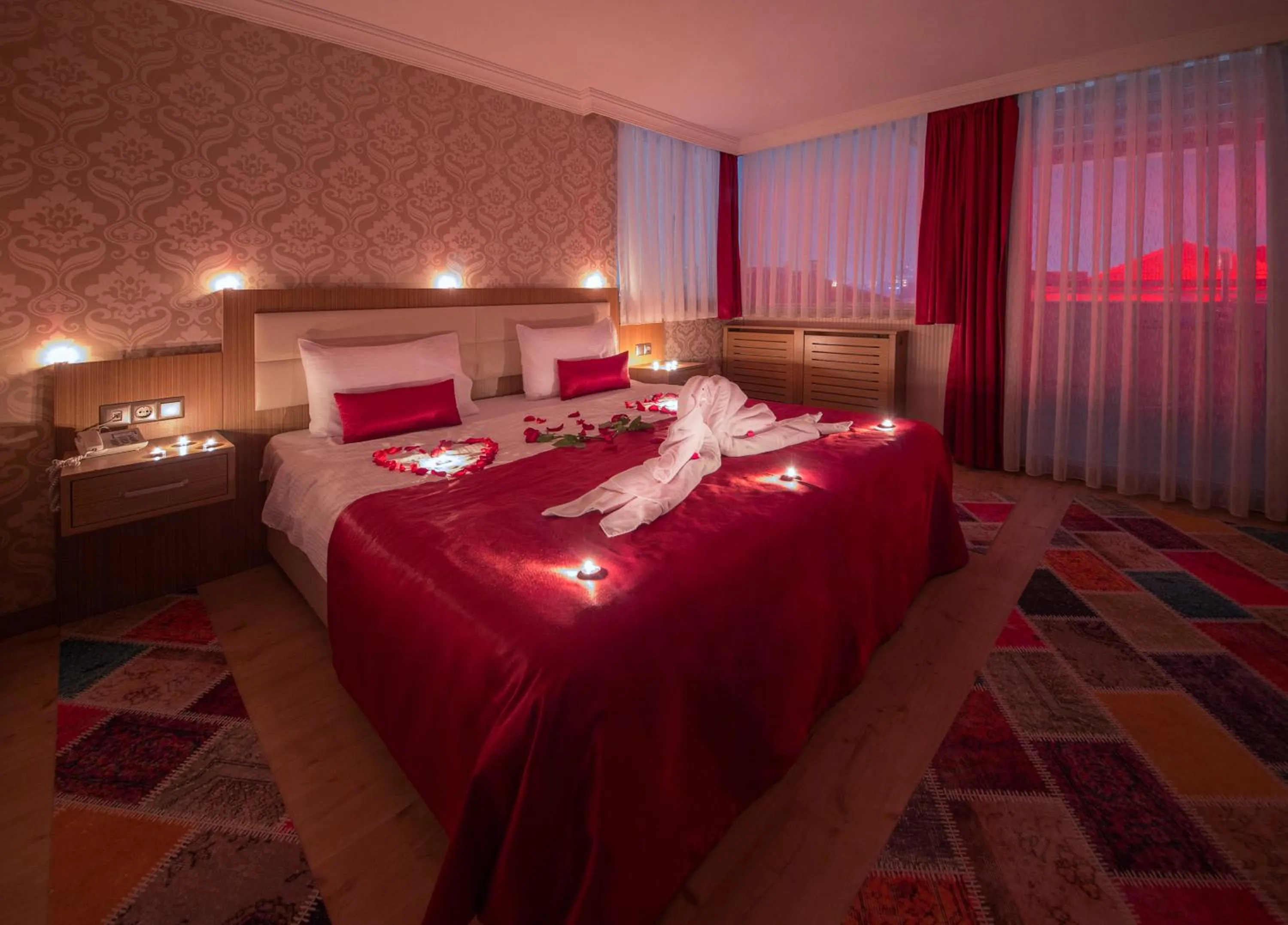 Photo of the whole room in GRAND ZENTRUM HOTEL & CAFE RESTAURANT - Taksim Square