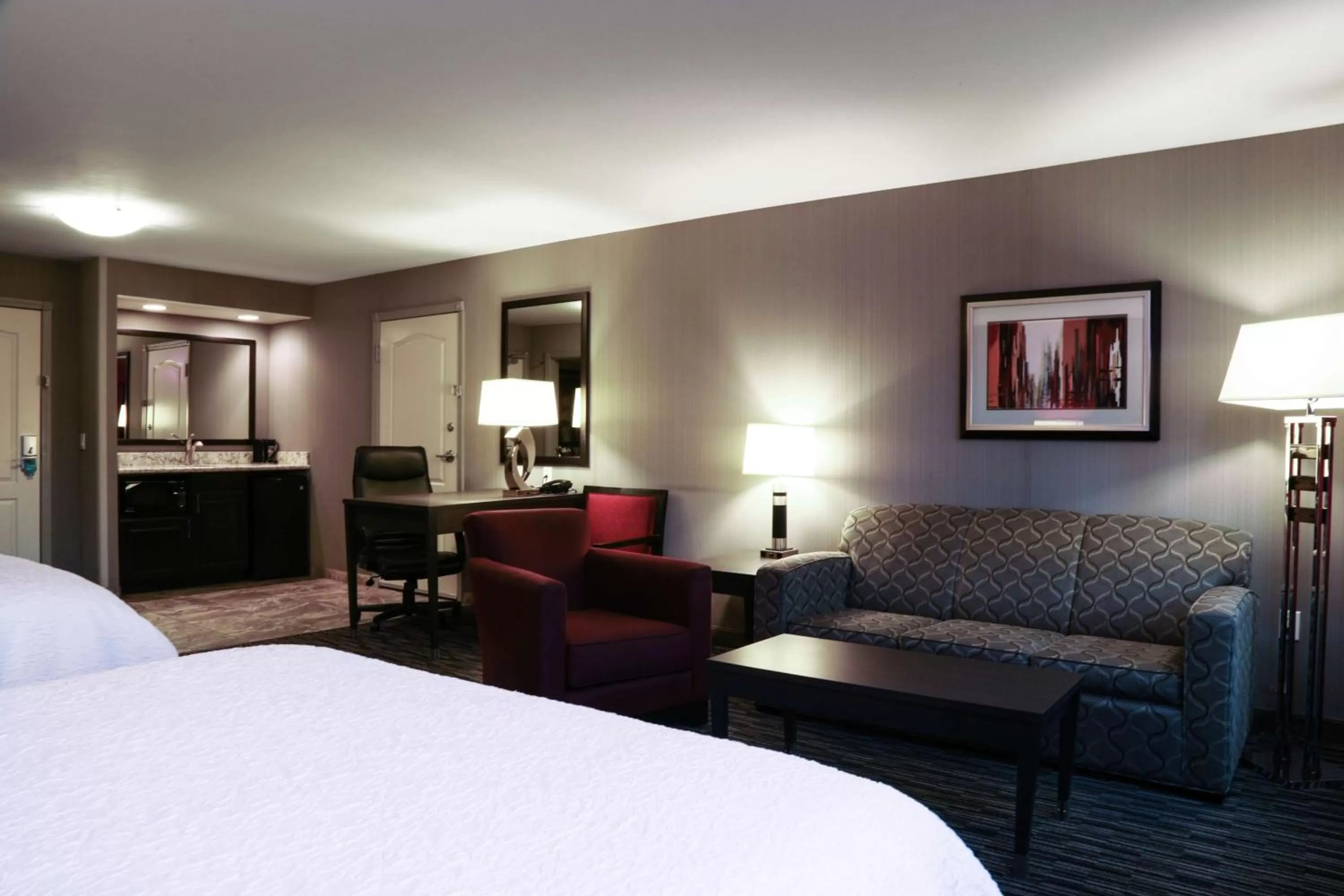 Bedroom, Bed in Hampton Inn & Suites Temecula