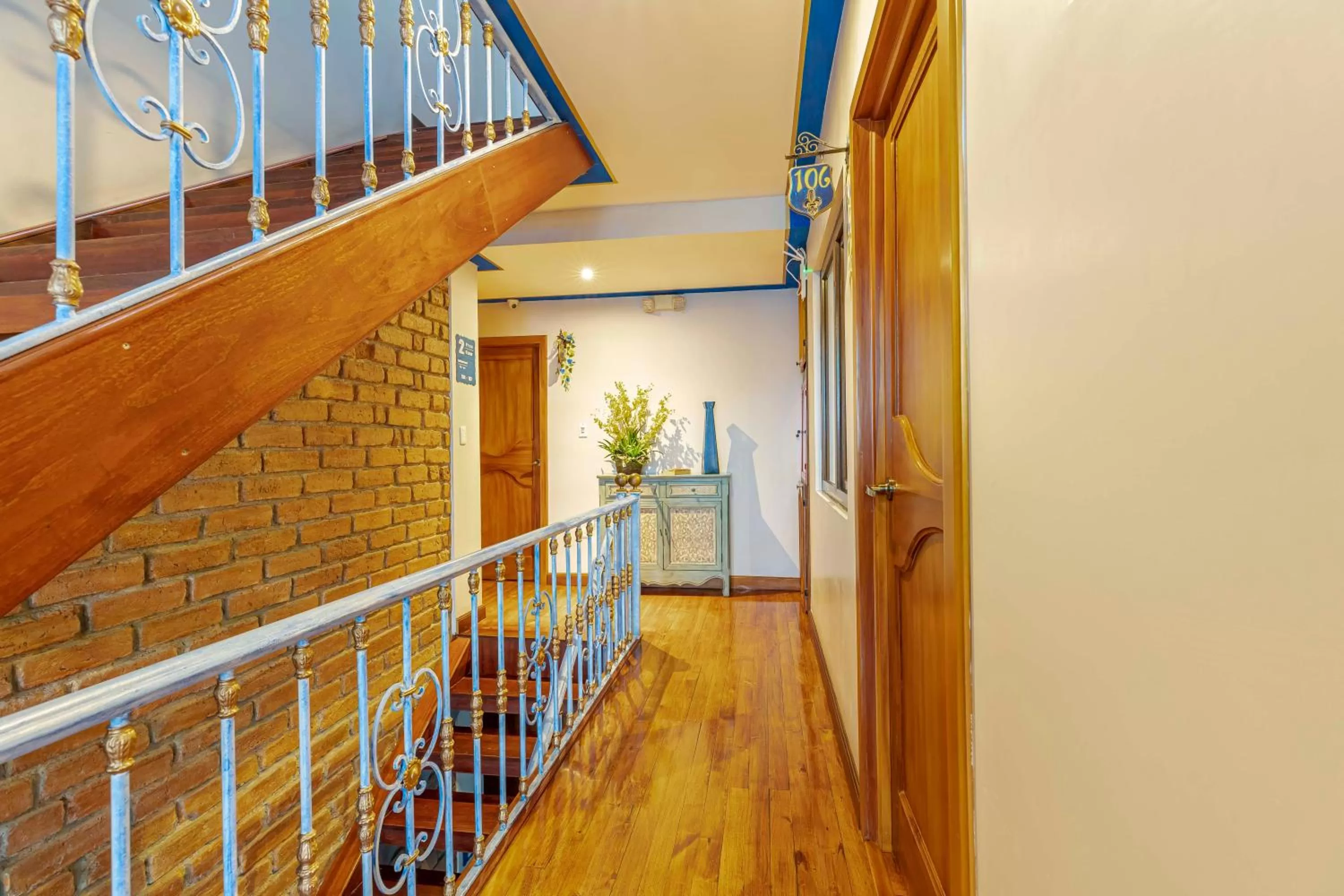 Property building in Hotel Azul de la Plaza by Chat Noir