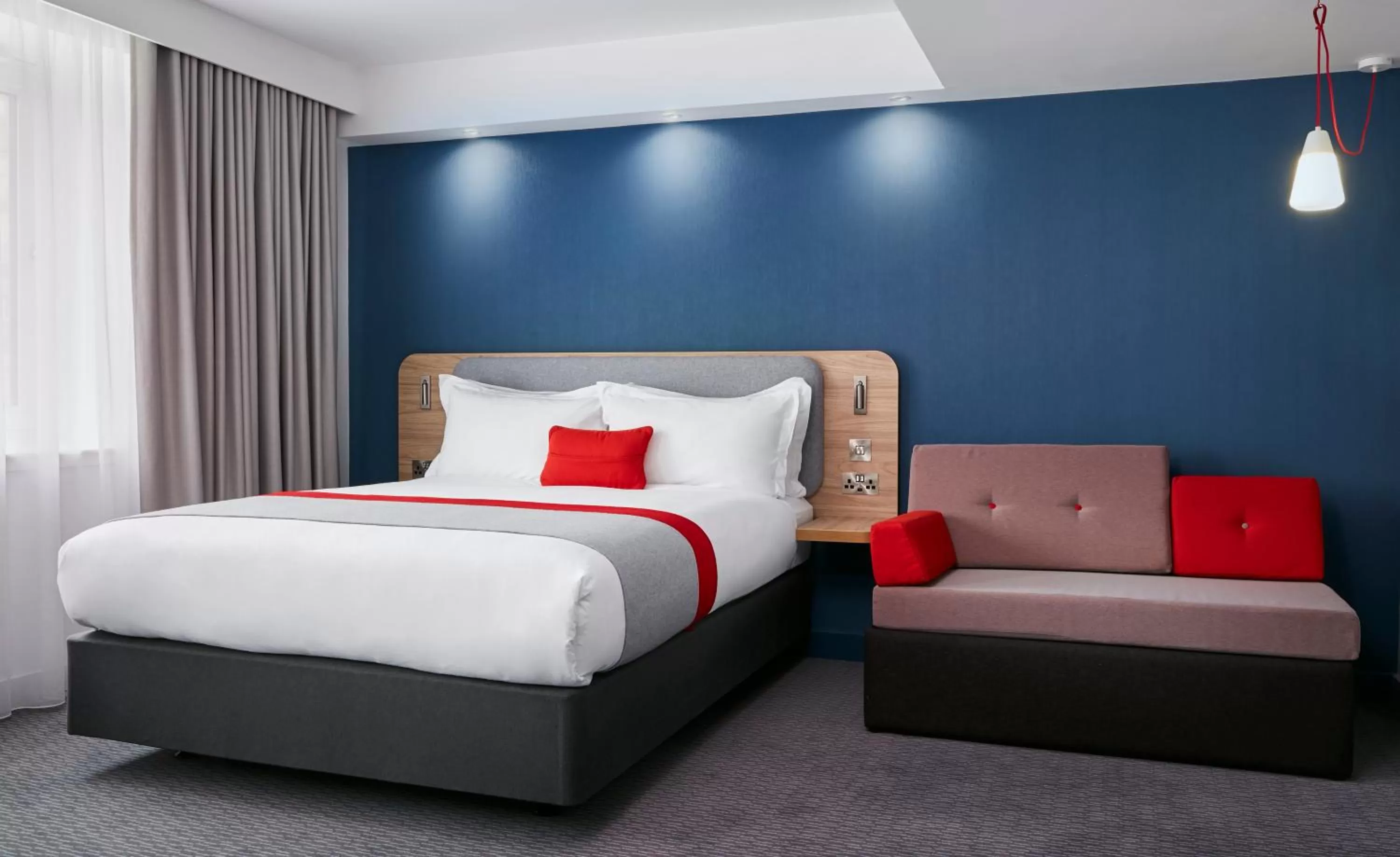 Photo of the whole room, Bed in Holiday Inn Express Dublin City Centre by IHG
