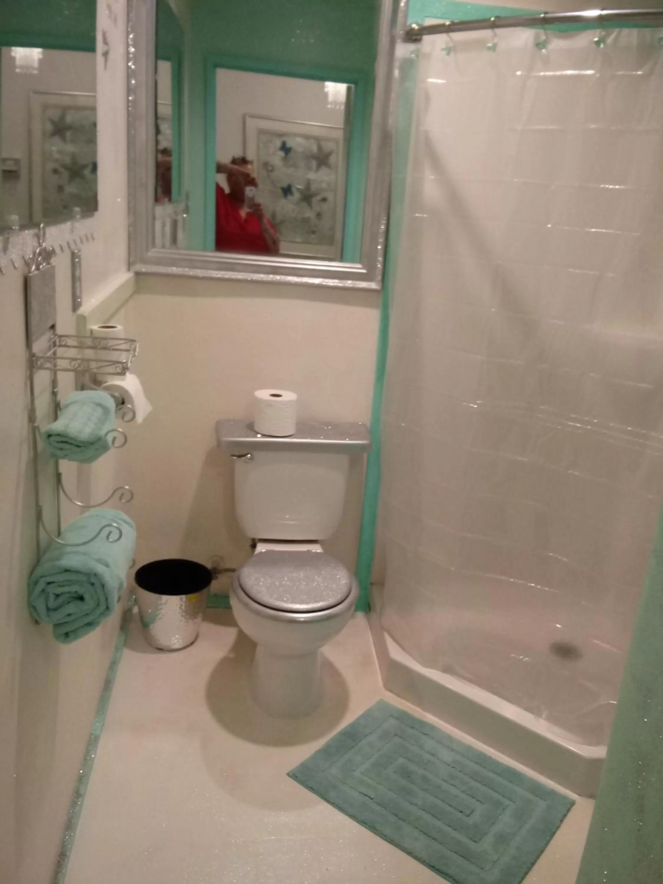 Toilet, Bathroom in CRESCENT MOON MOTEL