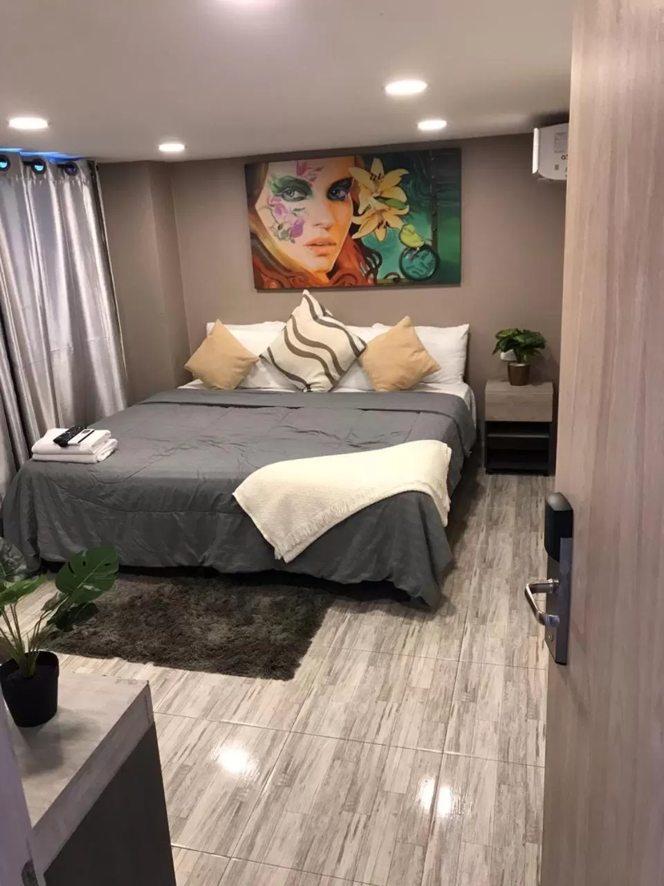 Bed in Bahia 79 Apartasuites Cerca al Centro