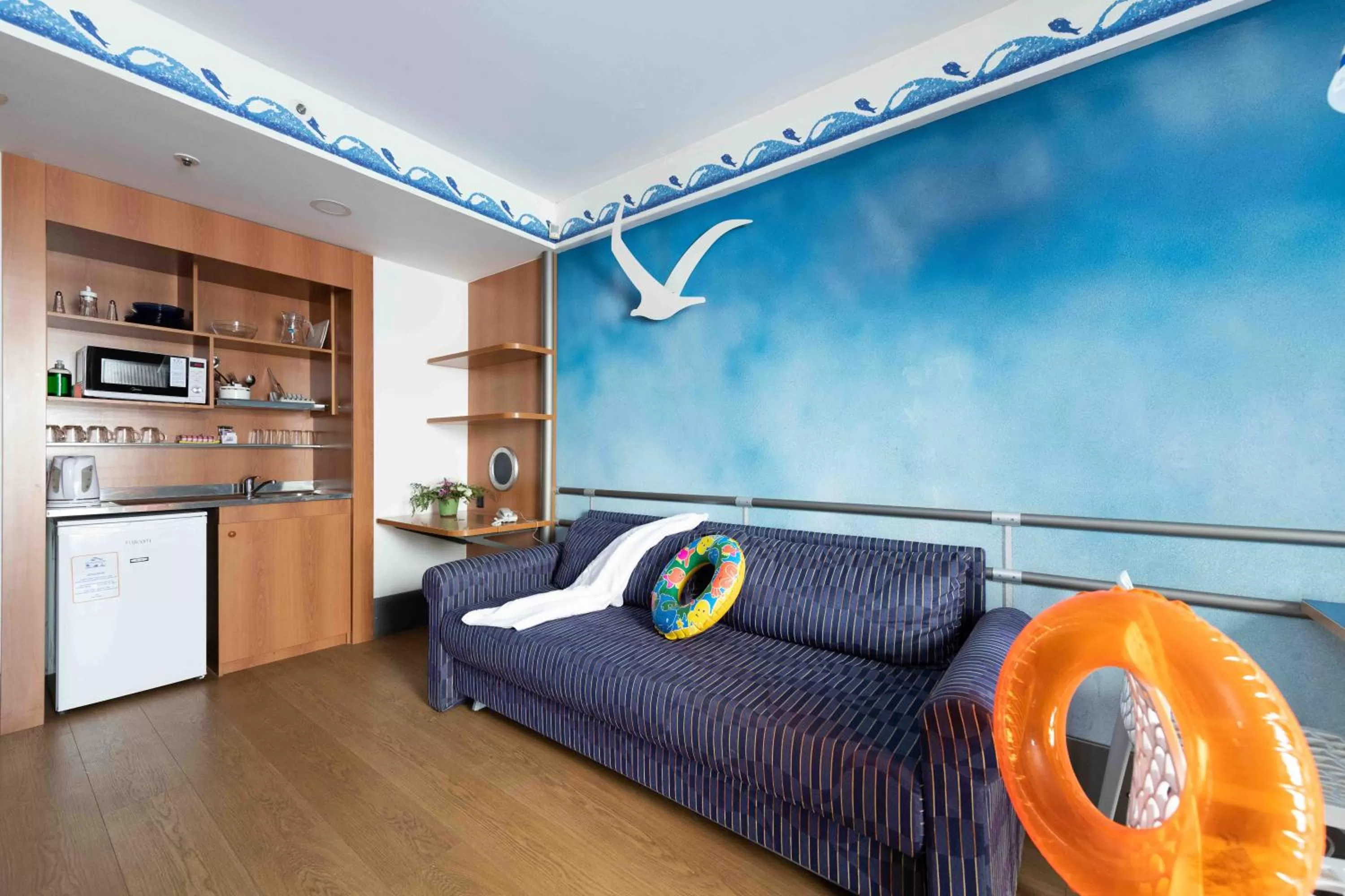 Kitchen or kitchenette, Seating Area in Club Hotel Eilat - All Suites Hotel