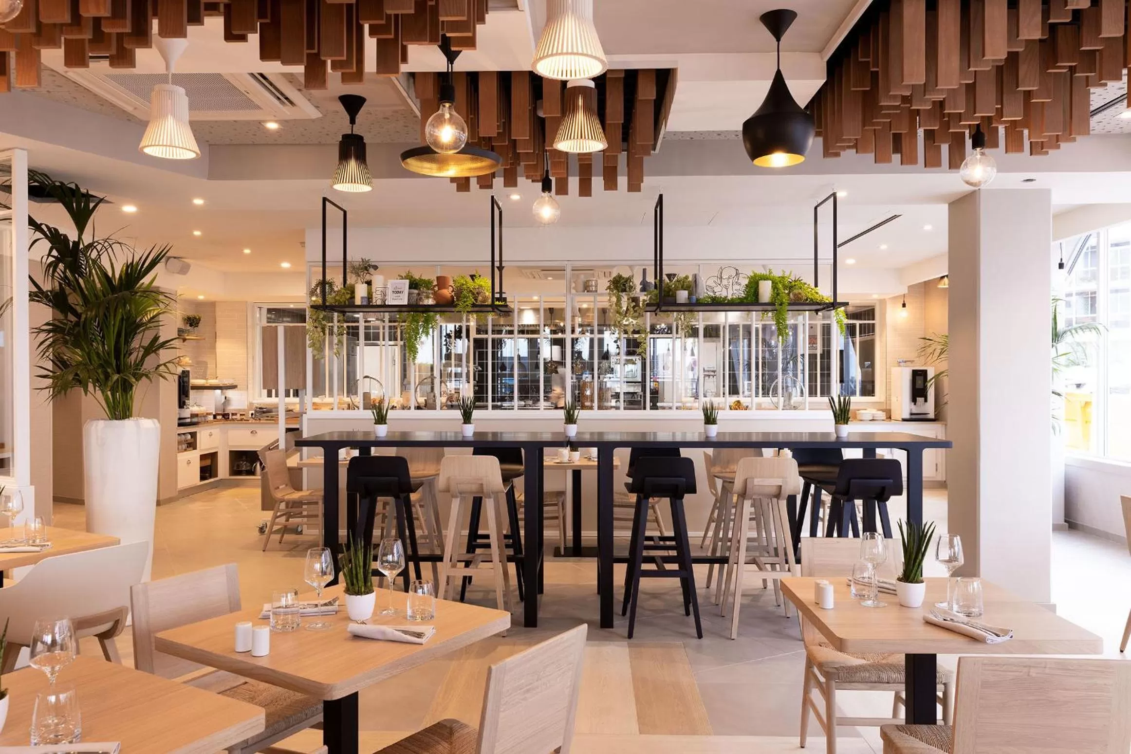 Restaurant/places to eat in Hilton Garden Inn Le Havre Centre