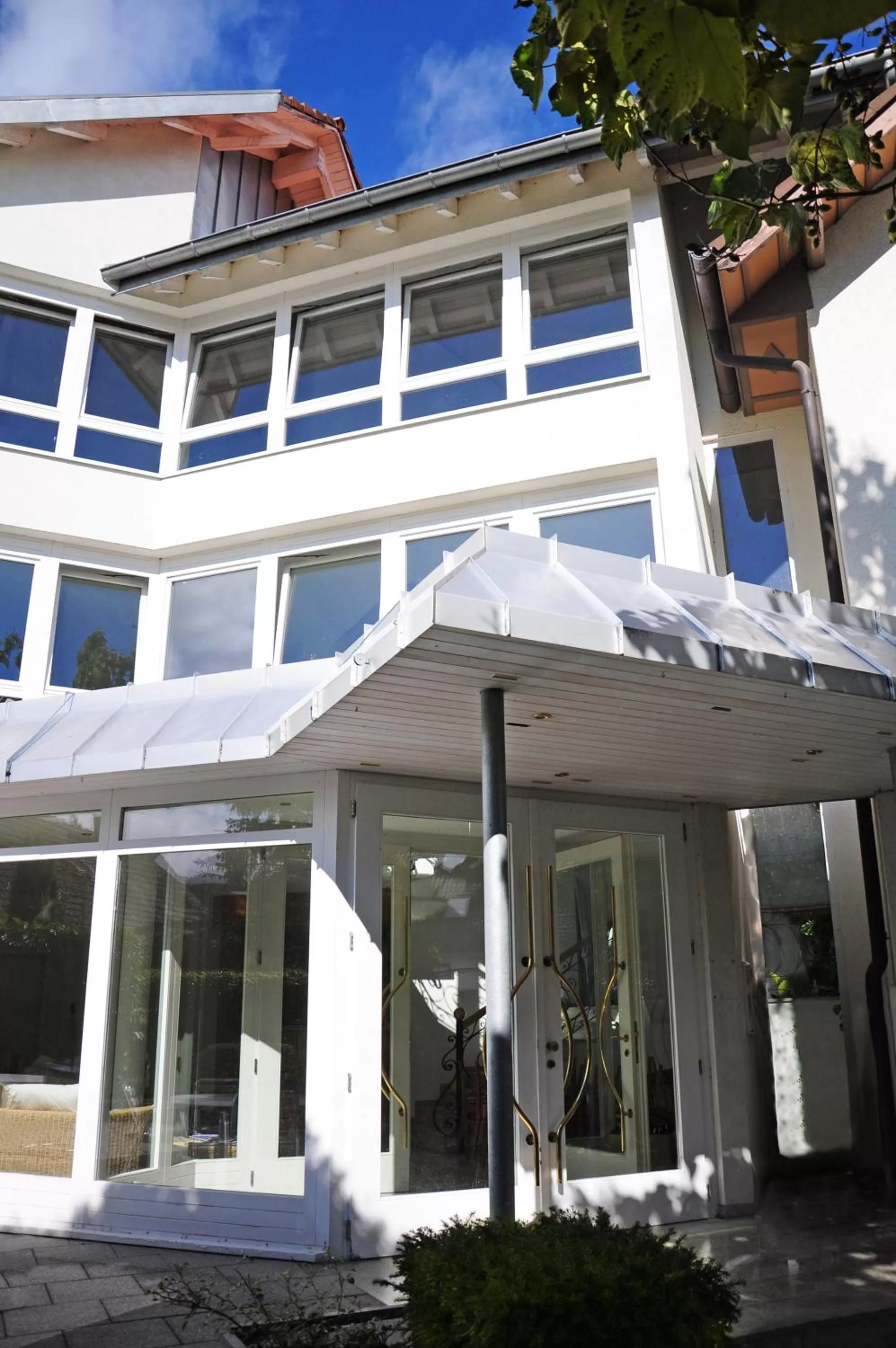 Facade/entrance, Property Building in Hotel Krone Überlingen am Ried