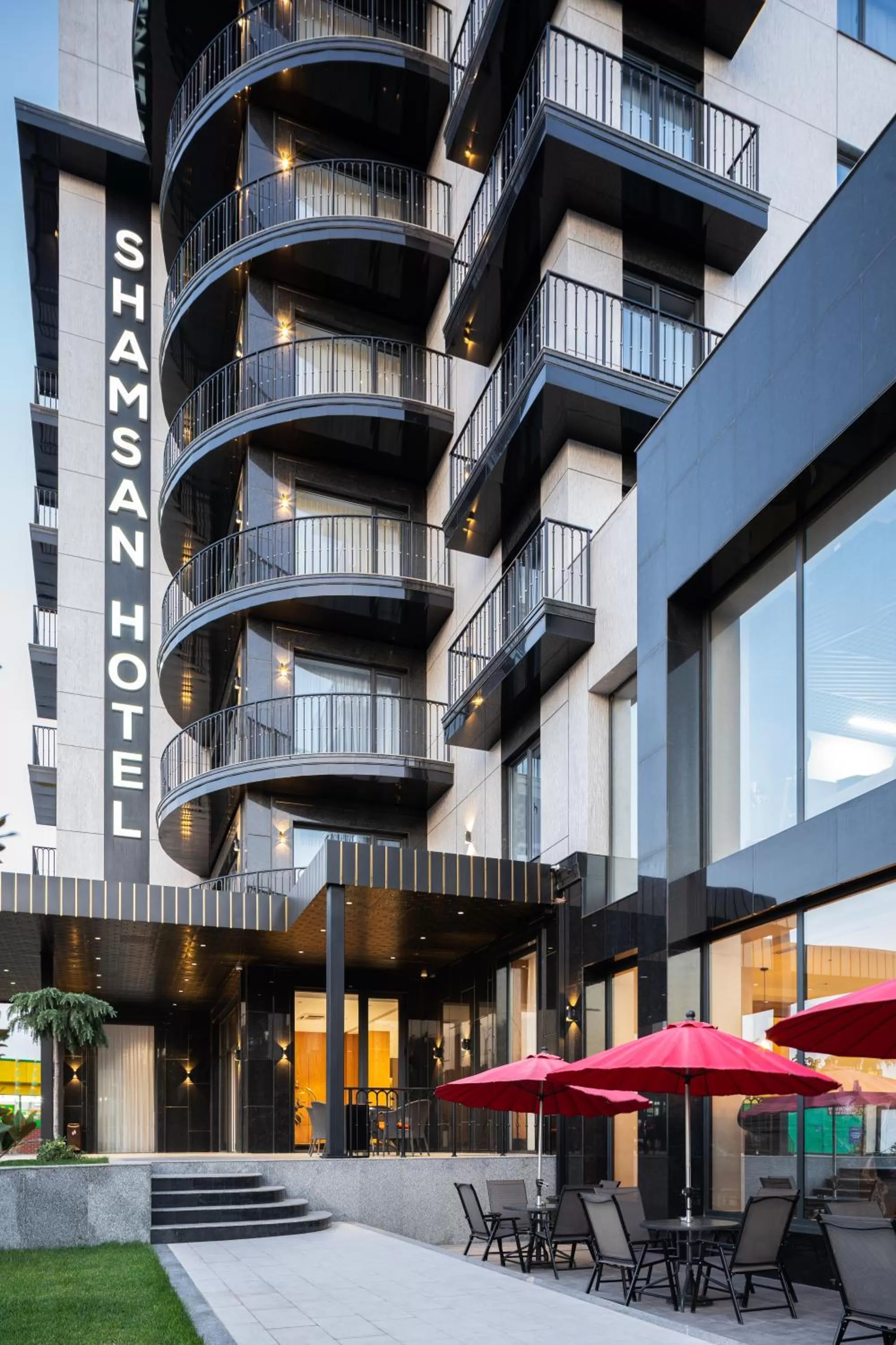 Property building in Shamsan Airport Hotel