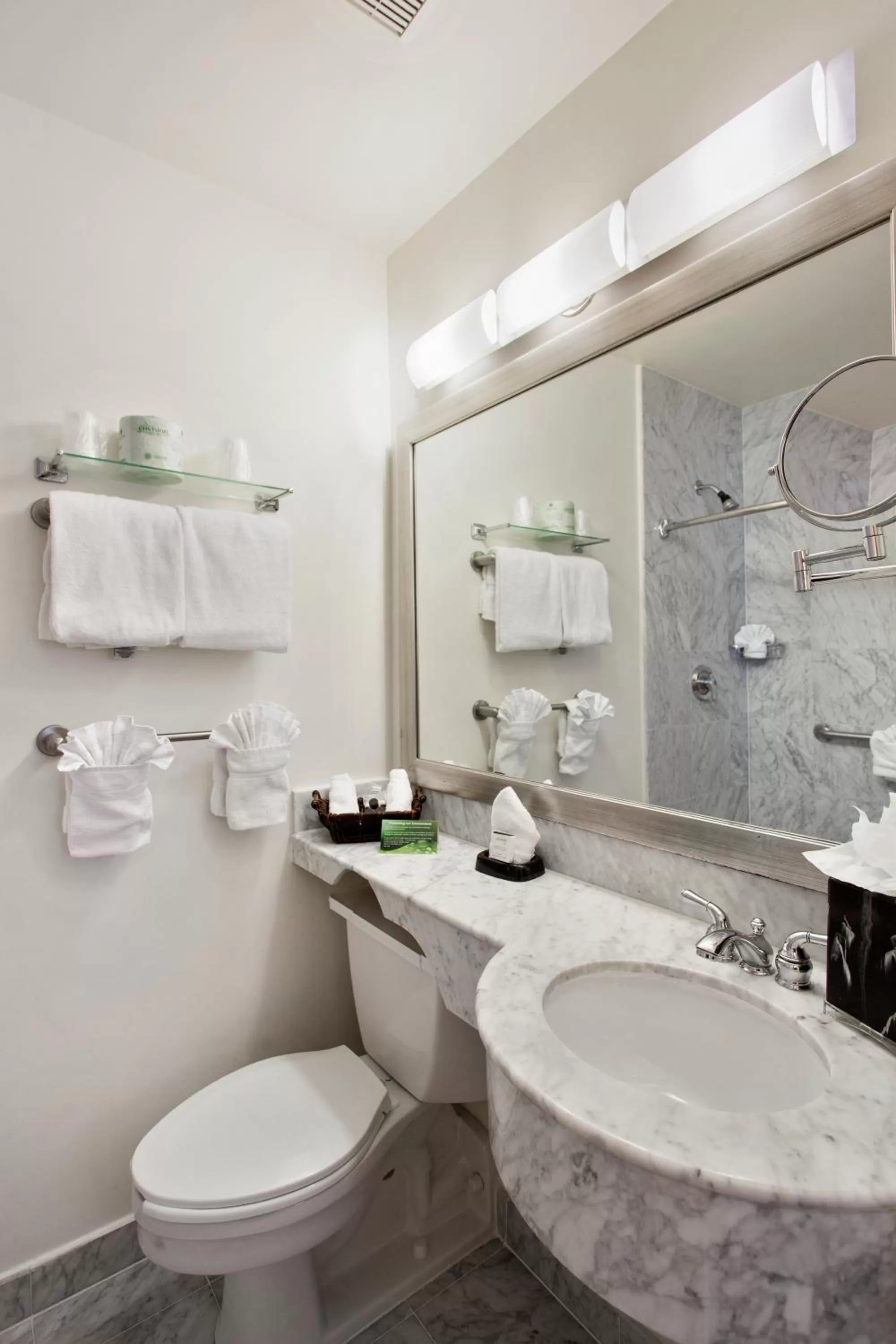 Bathroom in U Hotel Fifth Avenue, Empire State Building