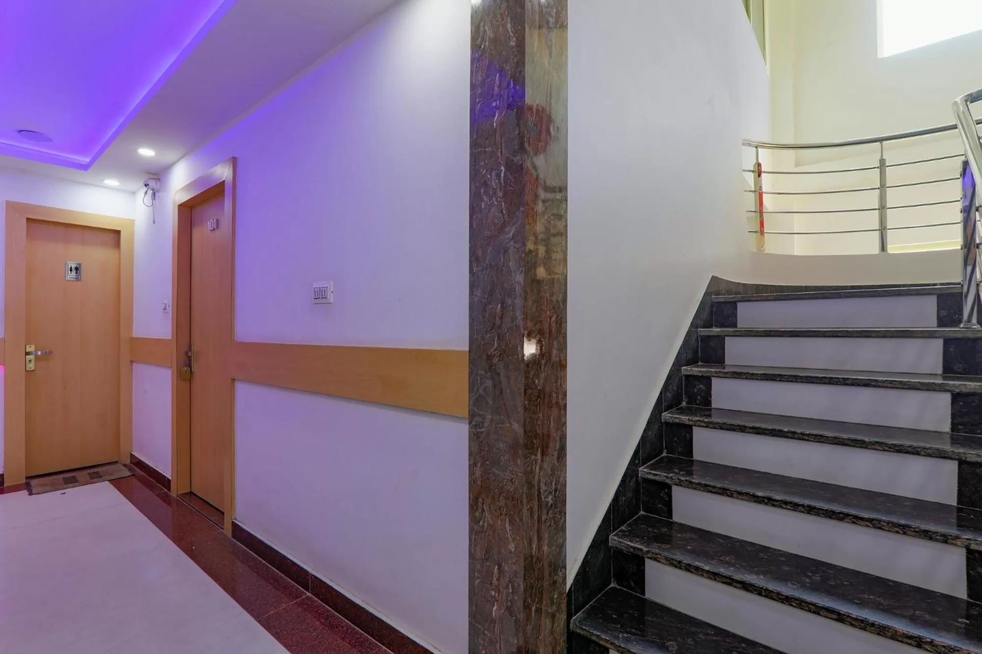 Lobby or reception in Via Moti Mahal - Sarnath museum