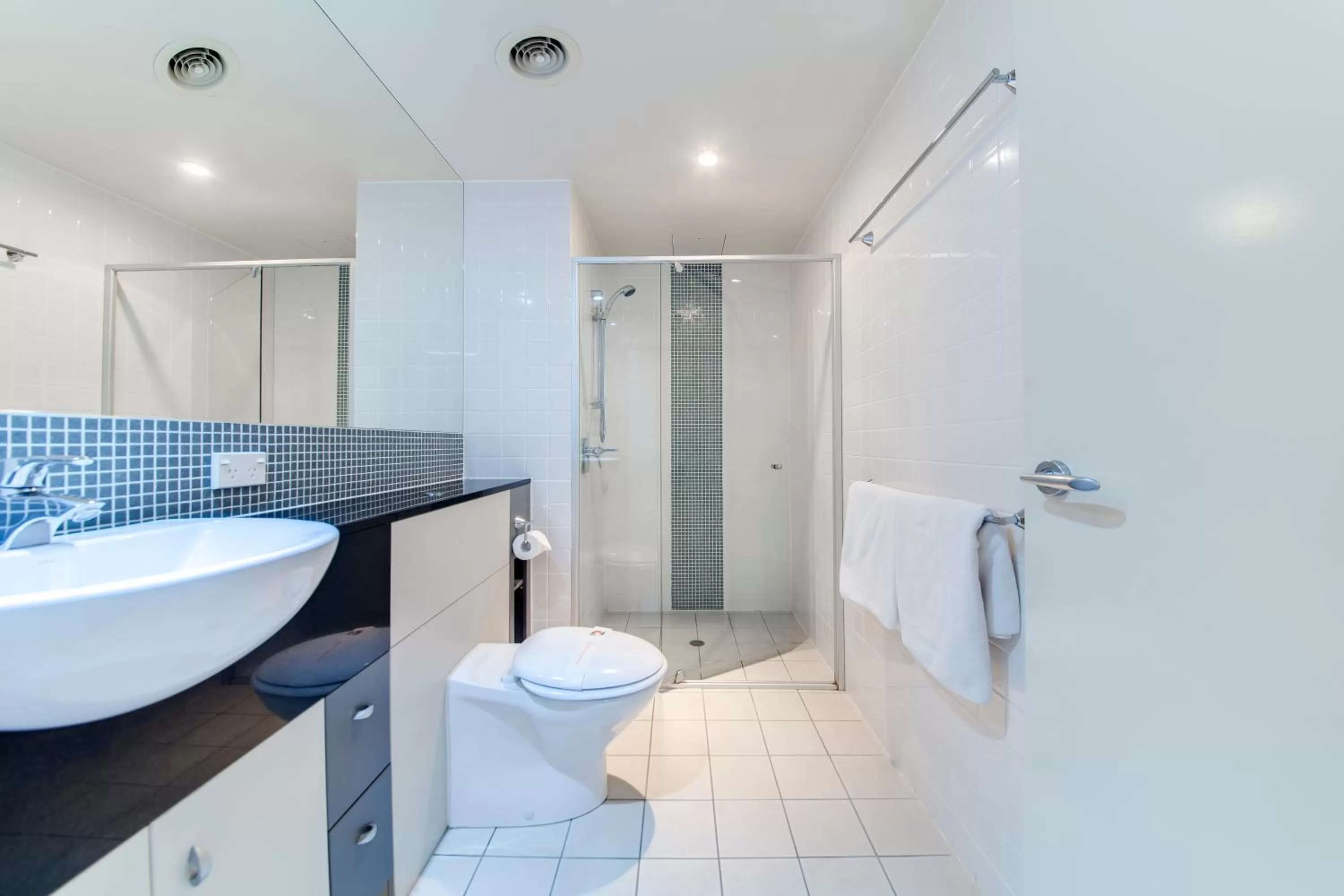 Shower in Pumicestone Blue