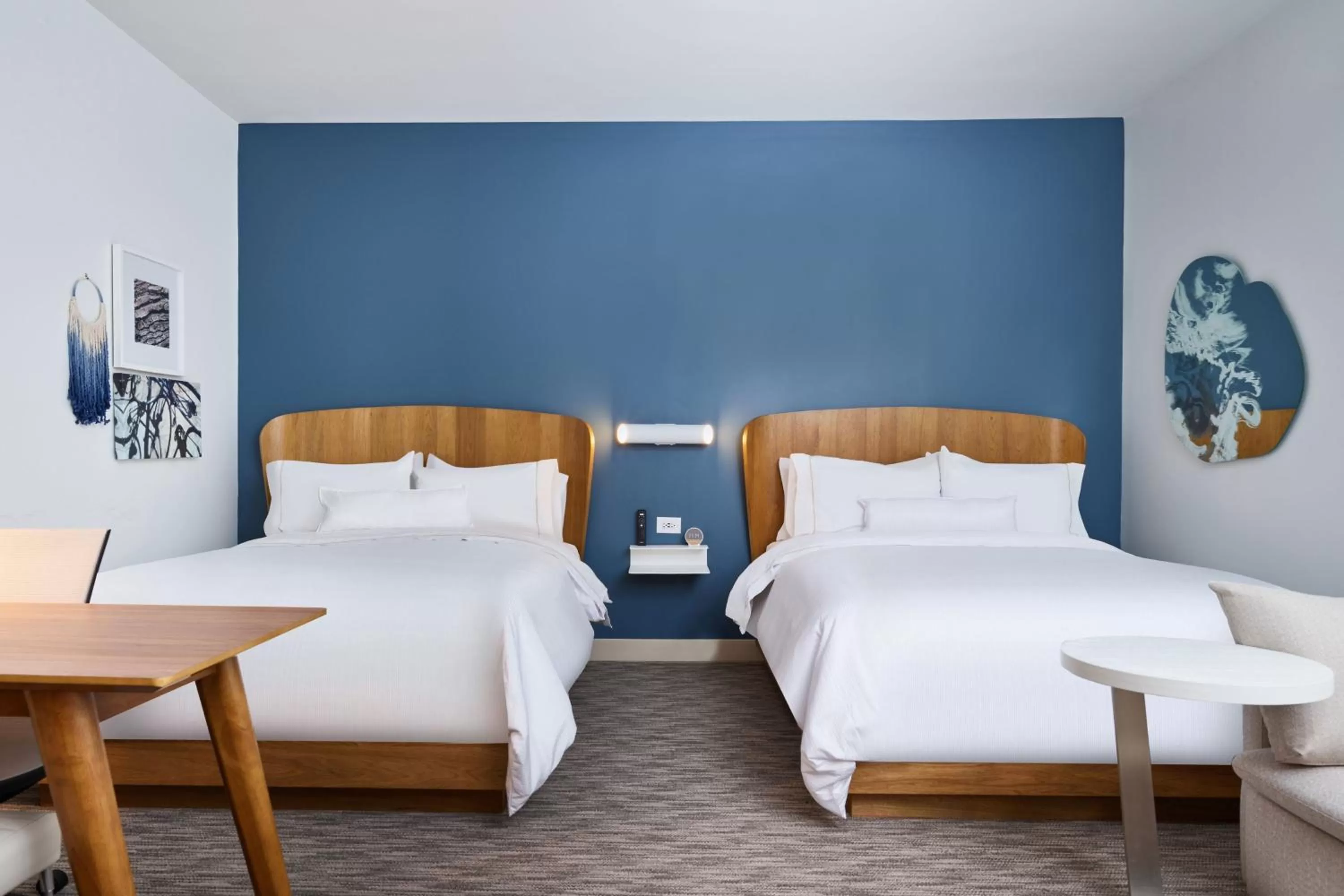 Photo of the whole room, Bed in Element Chattanooga East