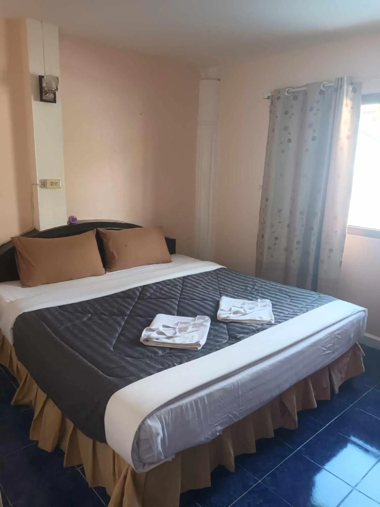 Bed in Patong Rose Guest House 50m to Beach