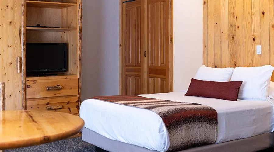 Studio in Red Wolf Lodge At Squaw Valley
