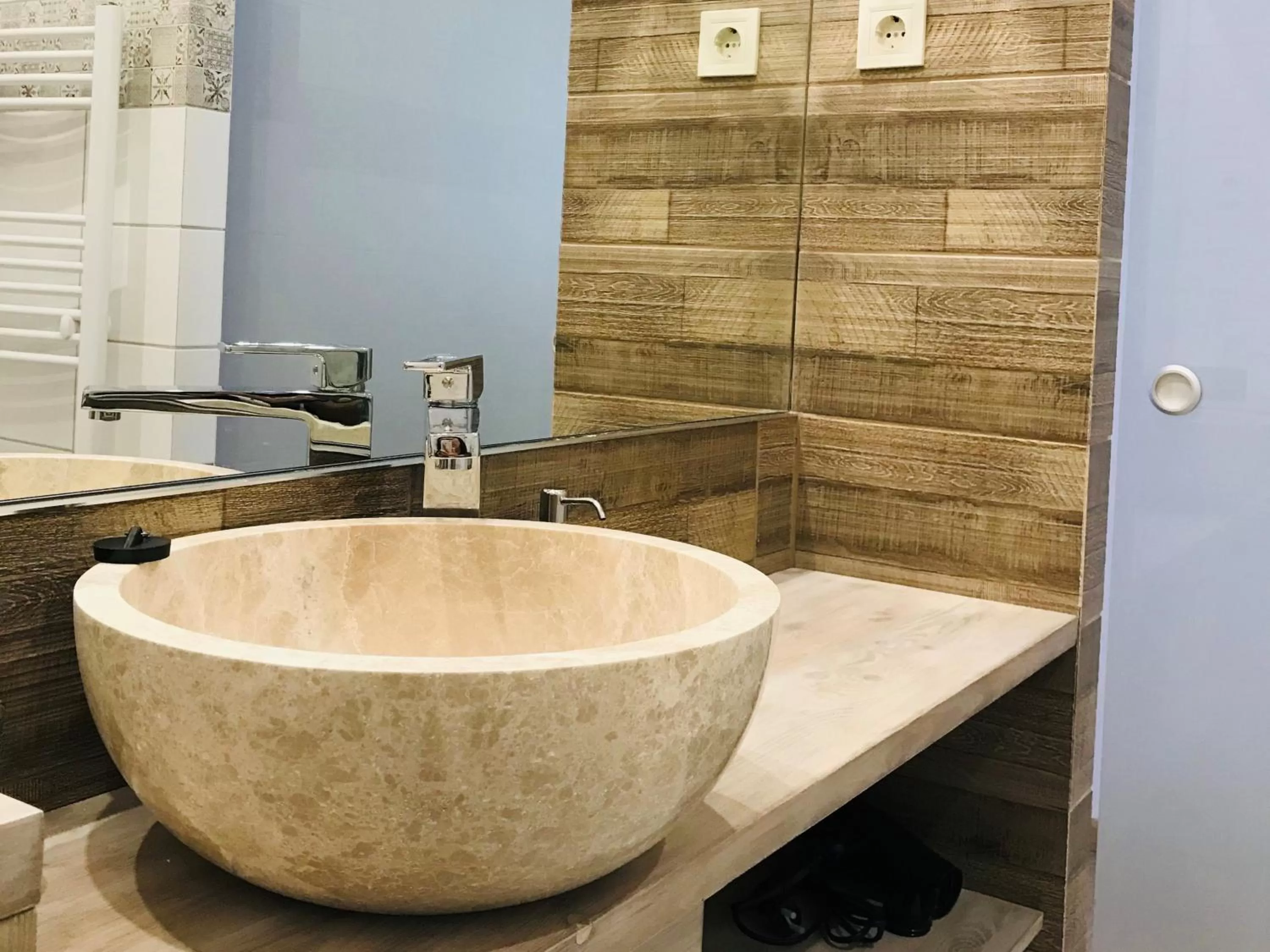 Shower, Bathroom in Egria Apartments