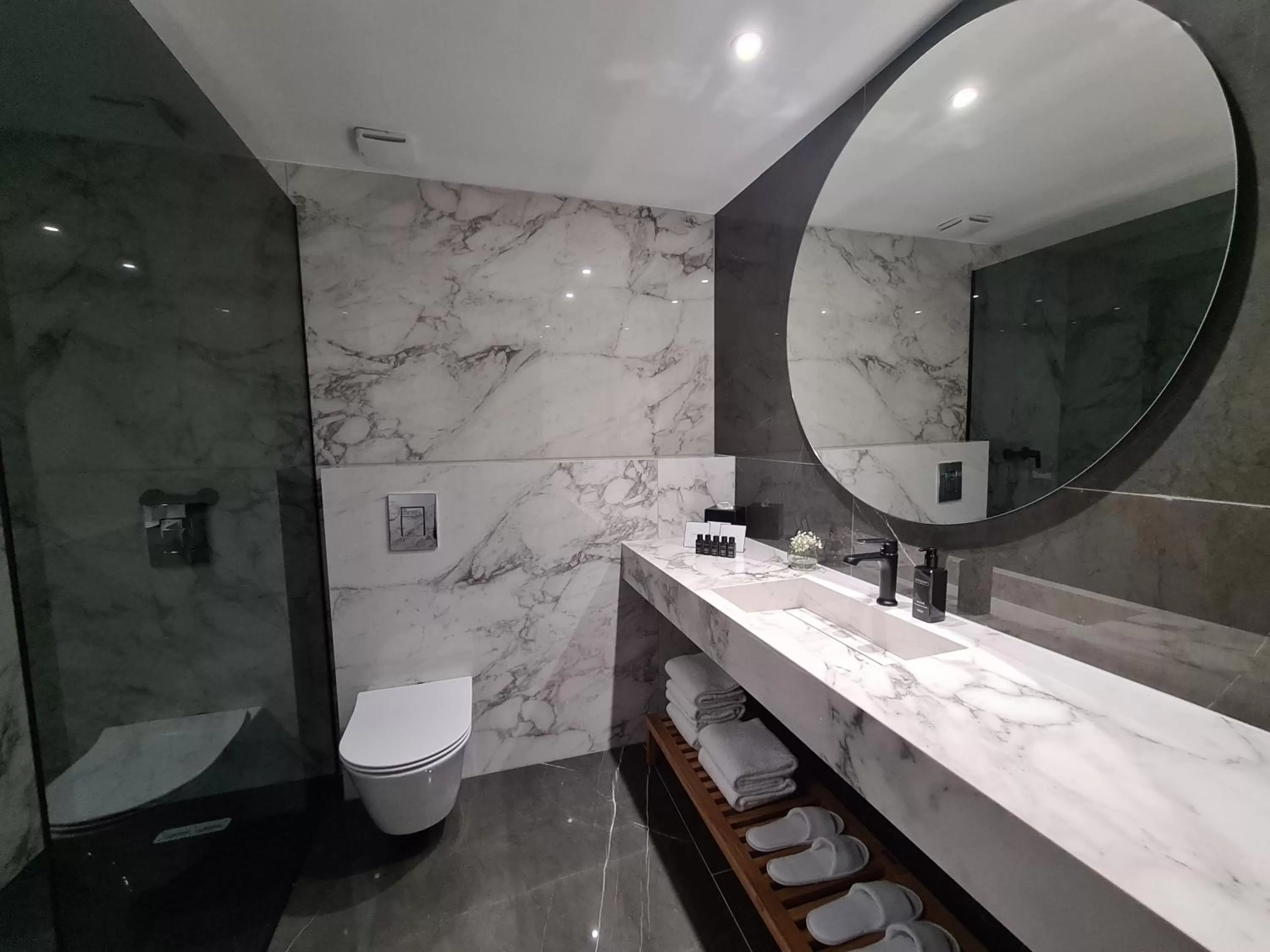 Shower in Grand Hotel Adriatic