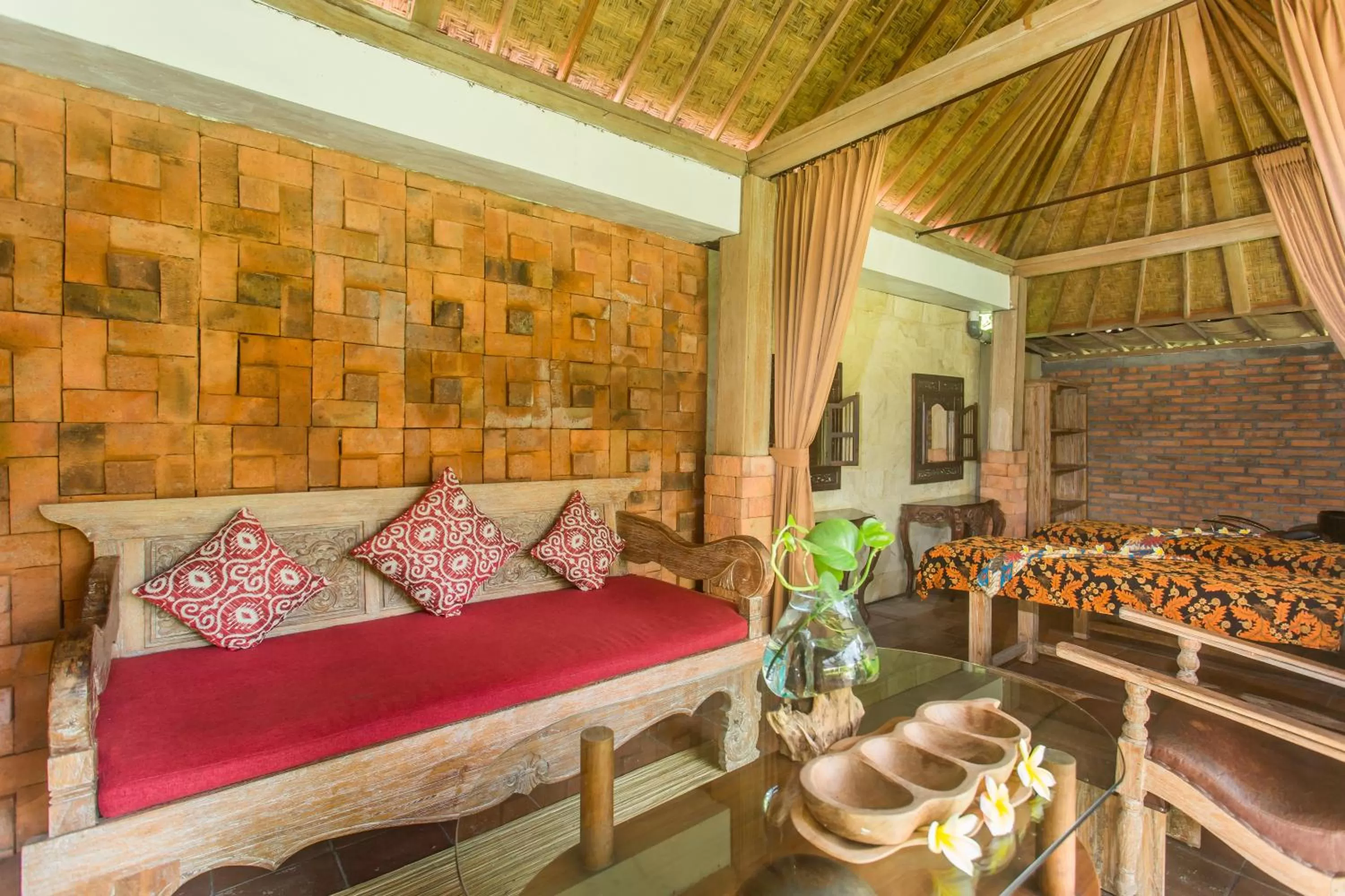 Spa and wellness centre/facilities in Kailash Suites by GenuineHost