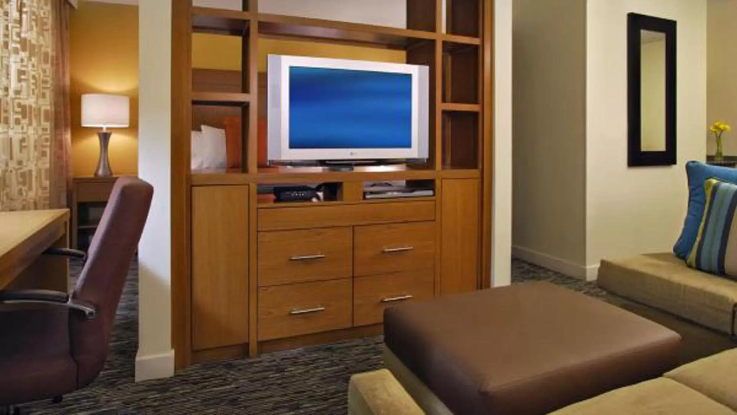 King Room with Accessible Tub - Disability Access in Hyatt House Naperville/Warrenville King Room with Accessible Tub - Disability Access in Hyatt House Naperville/Warrenville