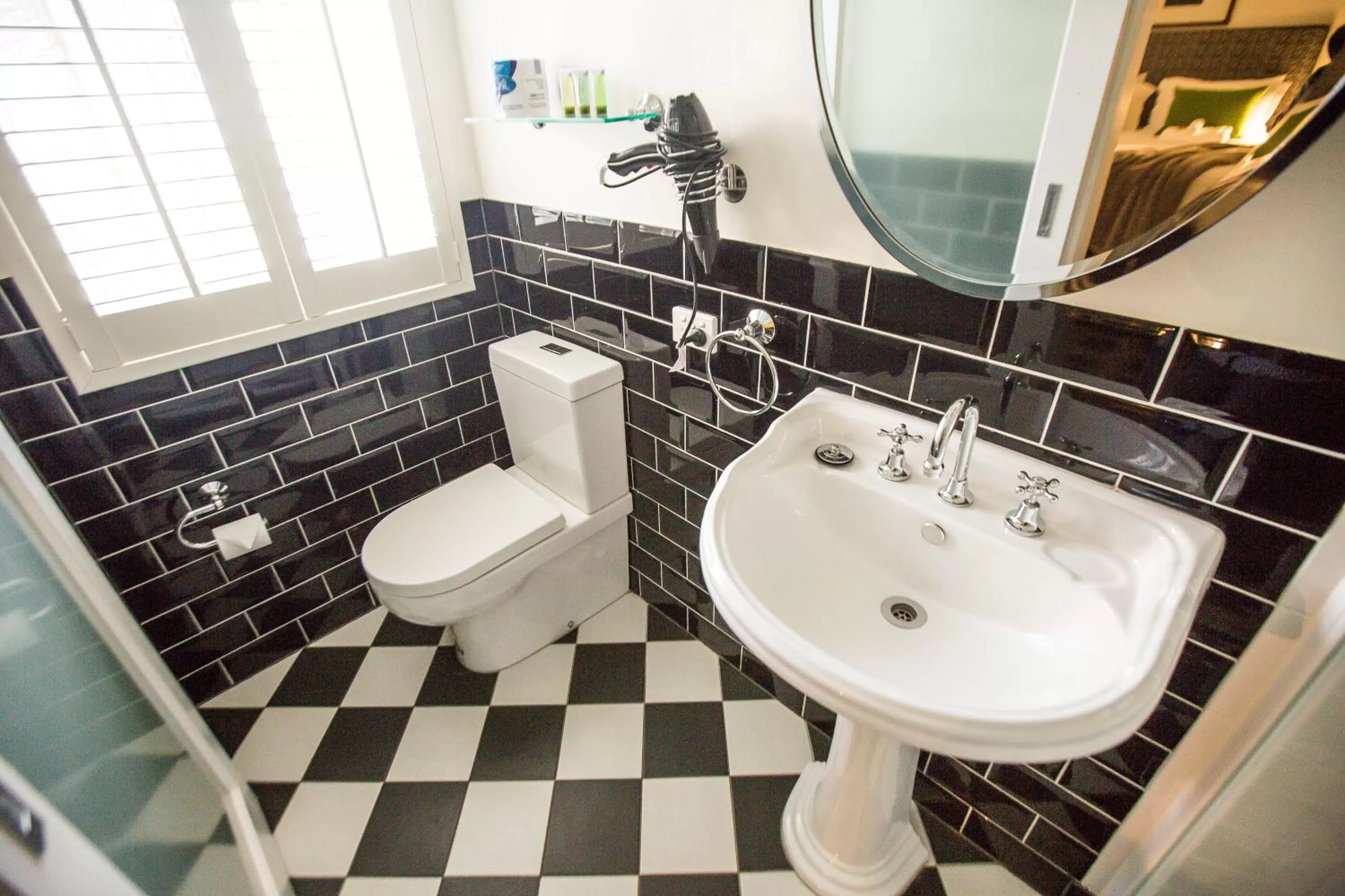 Shower in Edward Lodge New Fam