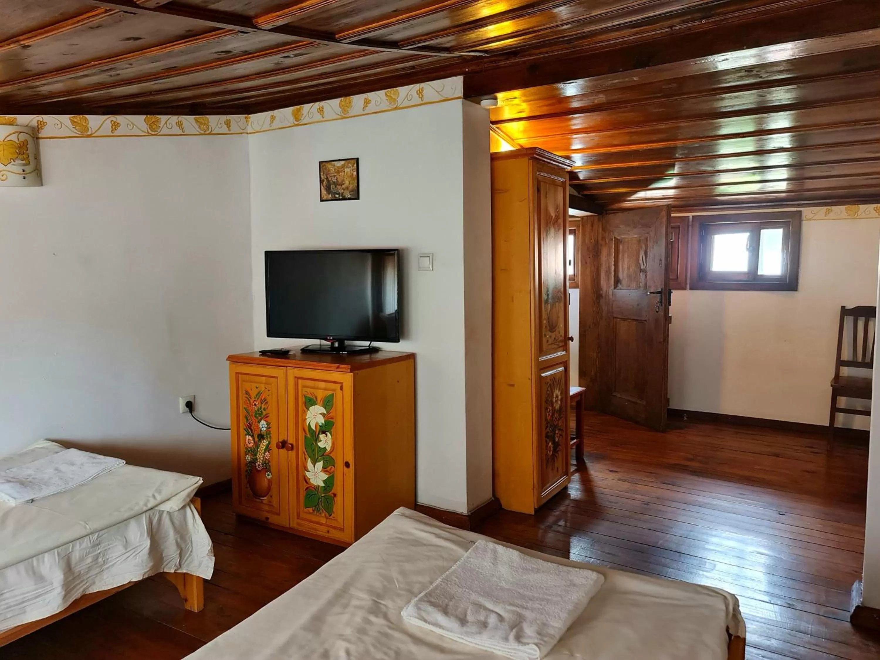 TV/Entertainment Center in The Old House Family Hotel