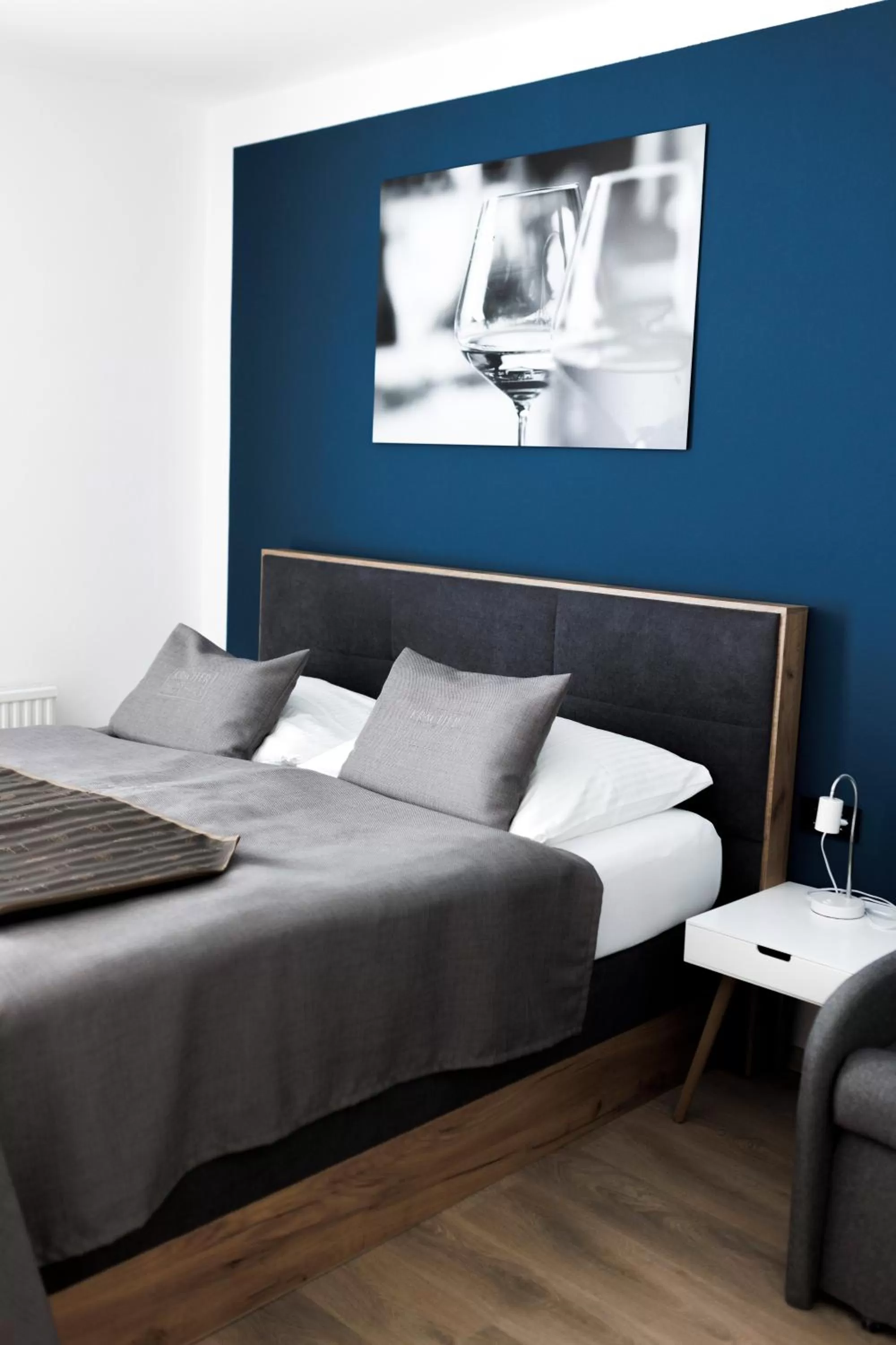 Photo of the whole room, Bed in Kracher Hotel Doppelzimmer