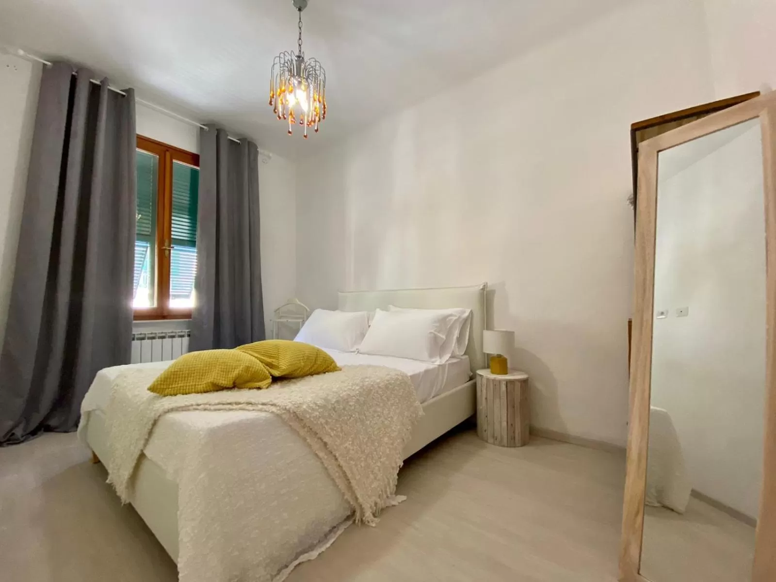 Bedroom, Bed in Oasi Hotel